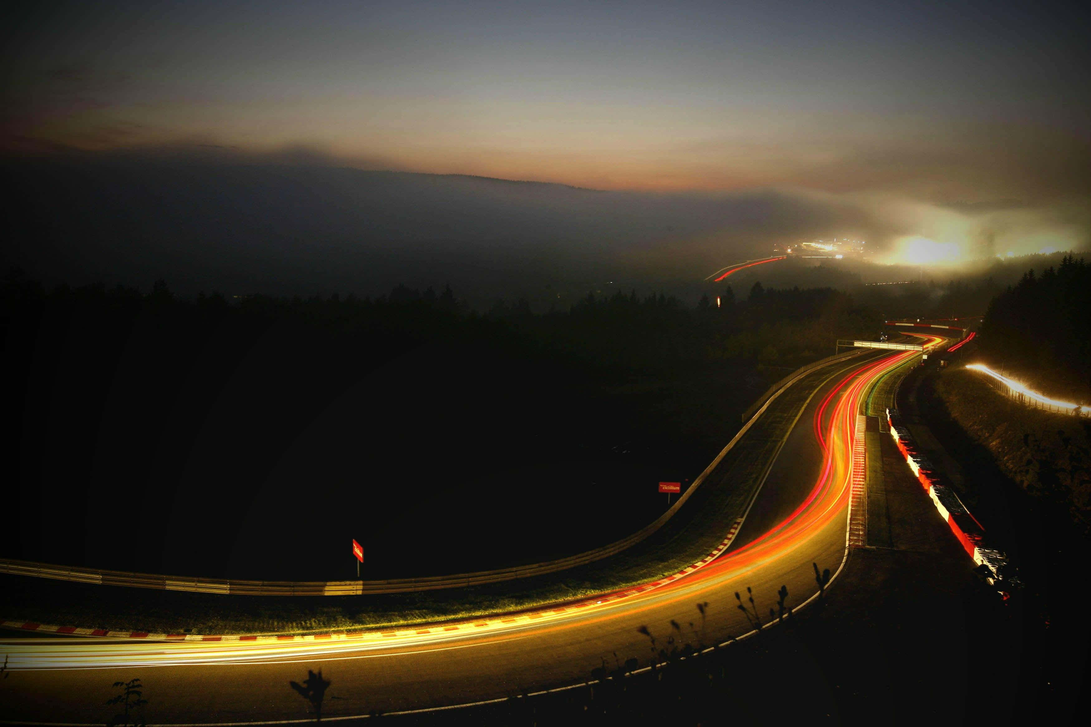 Racing Background Picha ya Ukuta