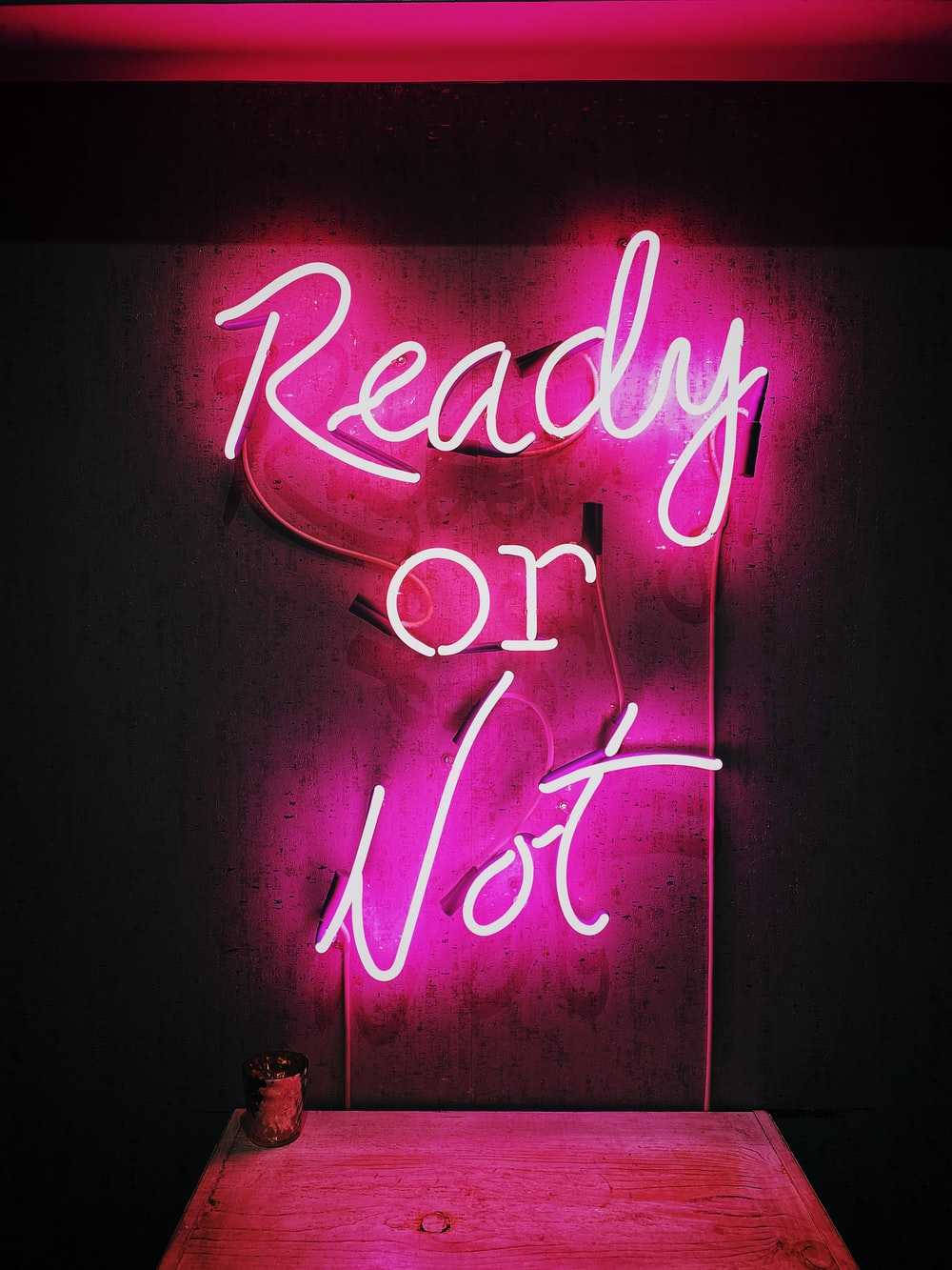 Ready Or Not Aesthetic Pinki Moto Picha ya Ukuta