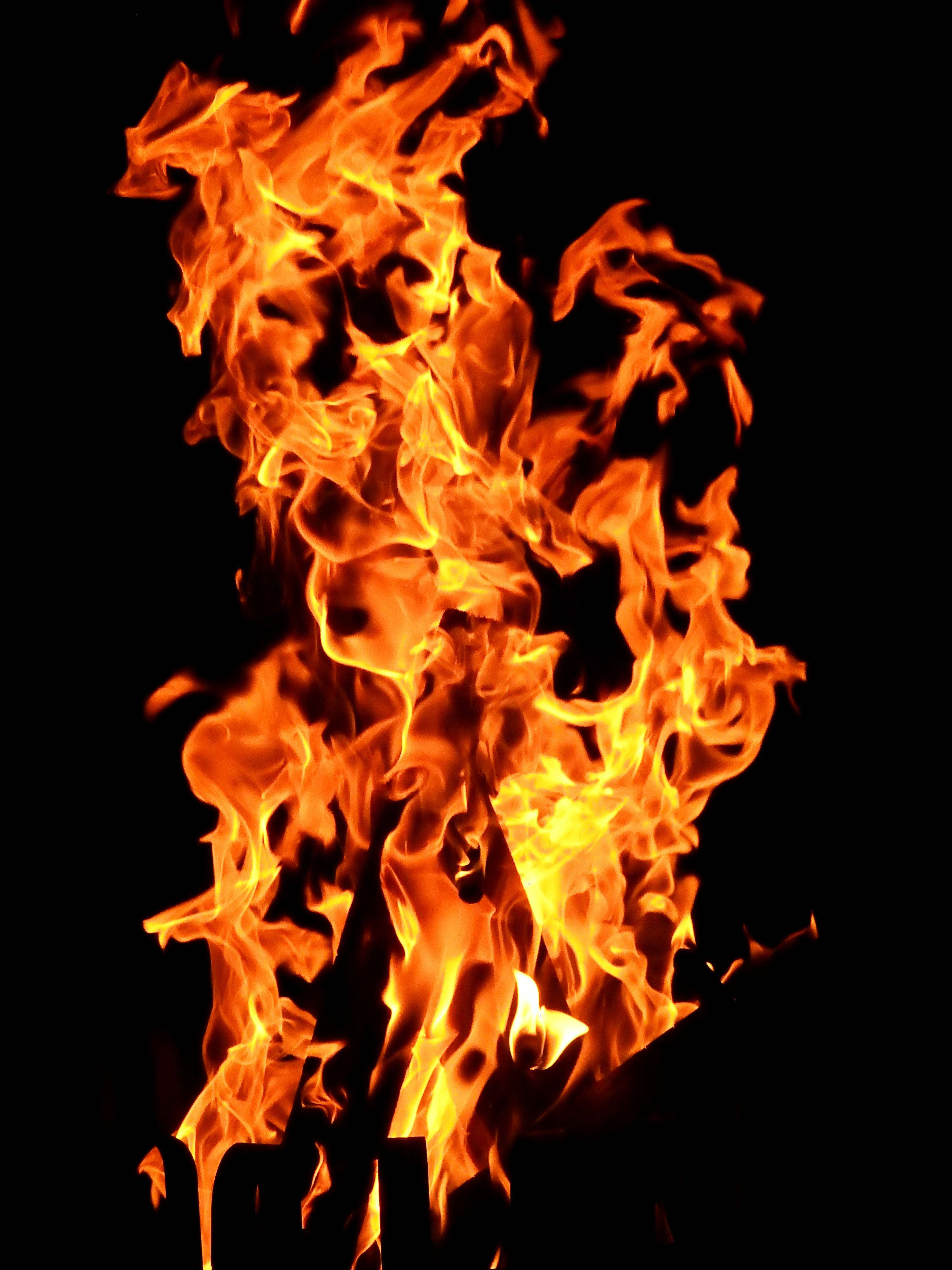 "Red Hot Flames Blaze Into the Night" Picha ya Ukuta