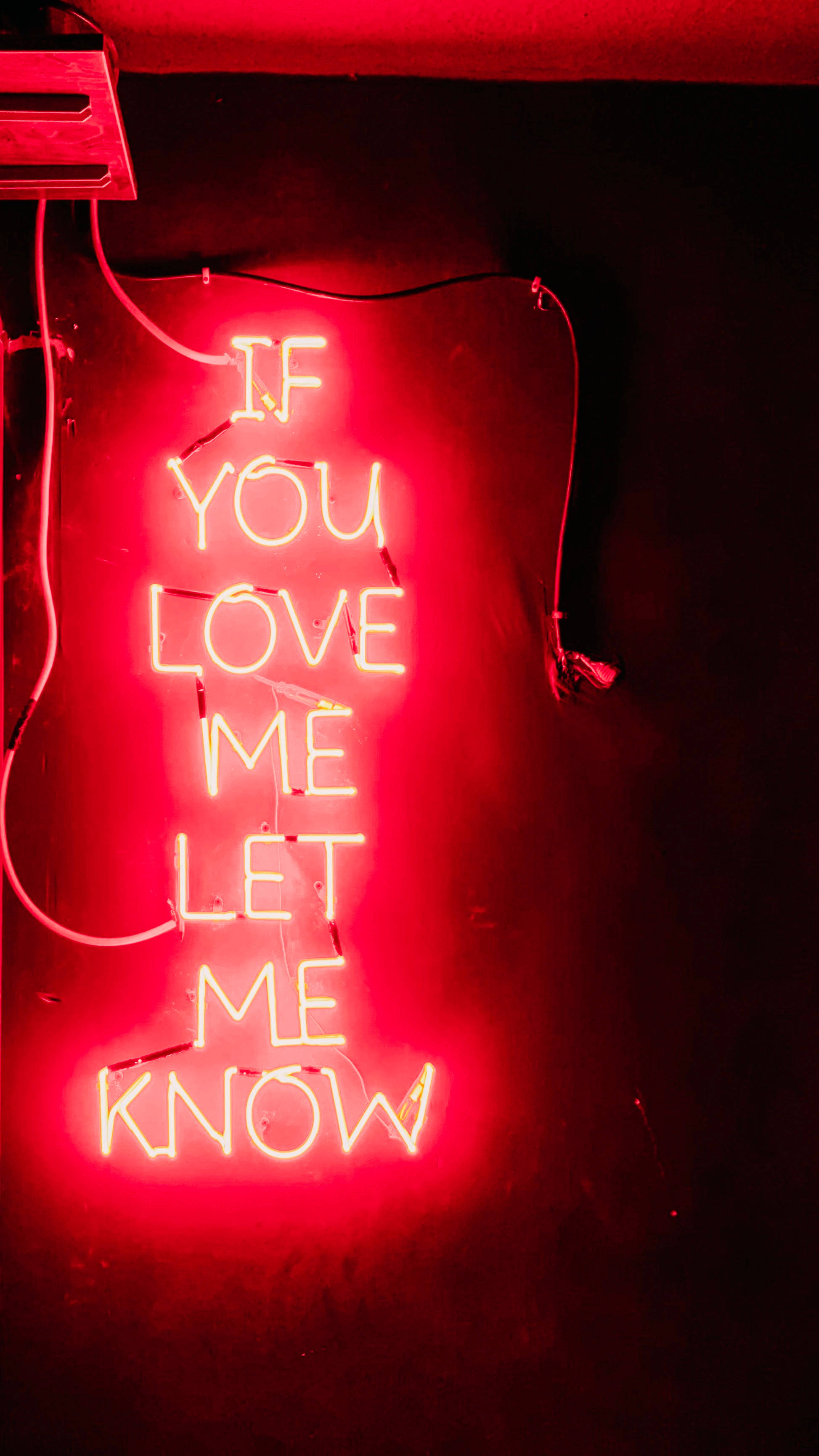 Red Neon Signage iPhone 6 Picha ya Ukuta