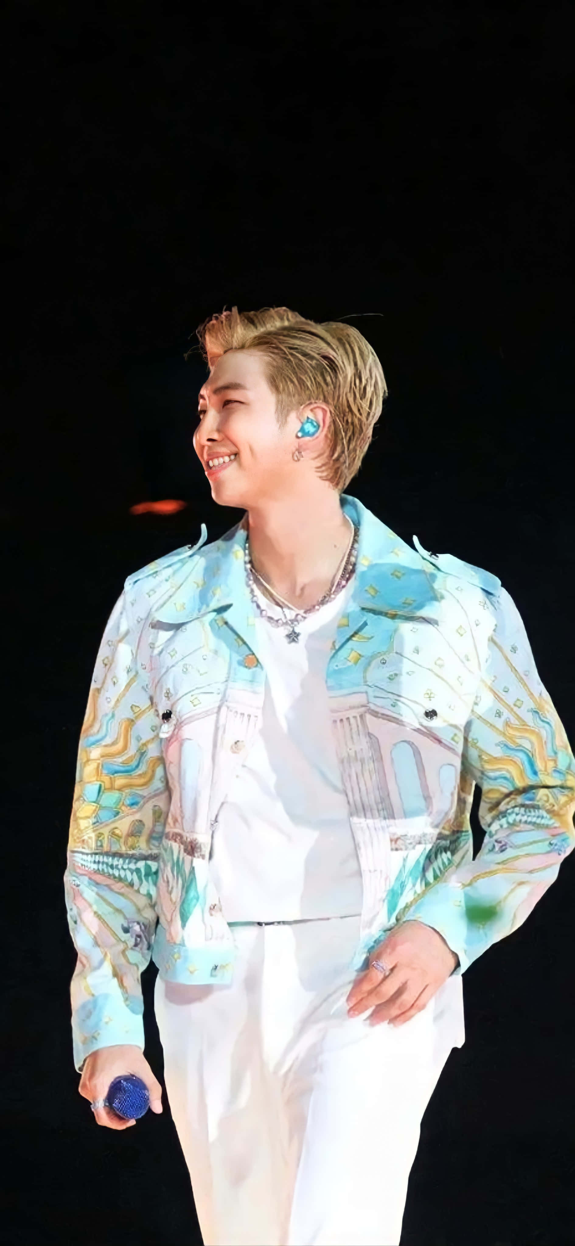 RM, mwanamuziki wa Kikorea na mwanachama wa BTS. Picha ya Ukuta