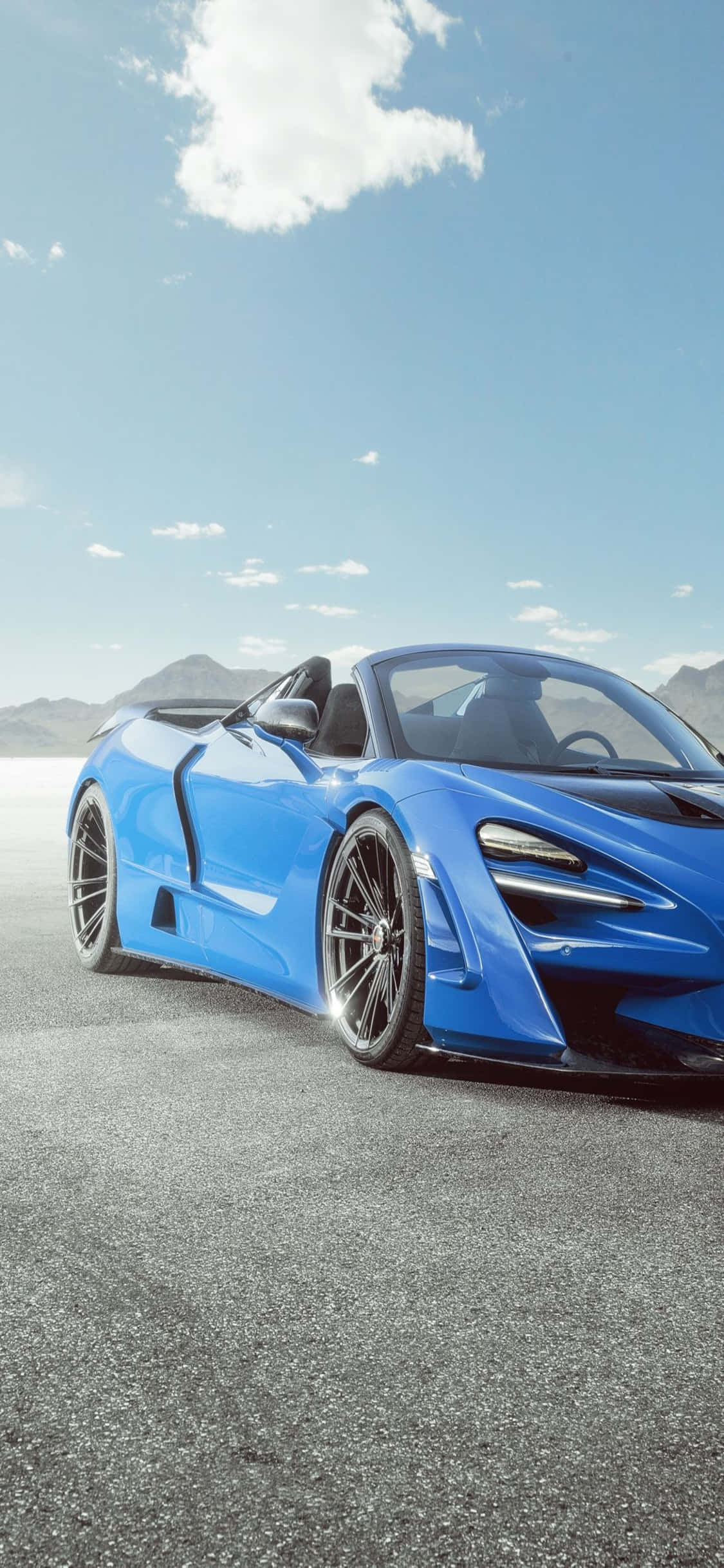 Safari Kwenye Mitaa Kwa Stilisho Na iPhone Xs Mclaren 720s Picha ya Ukuta