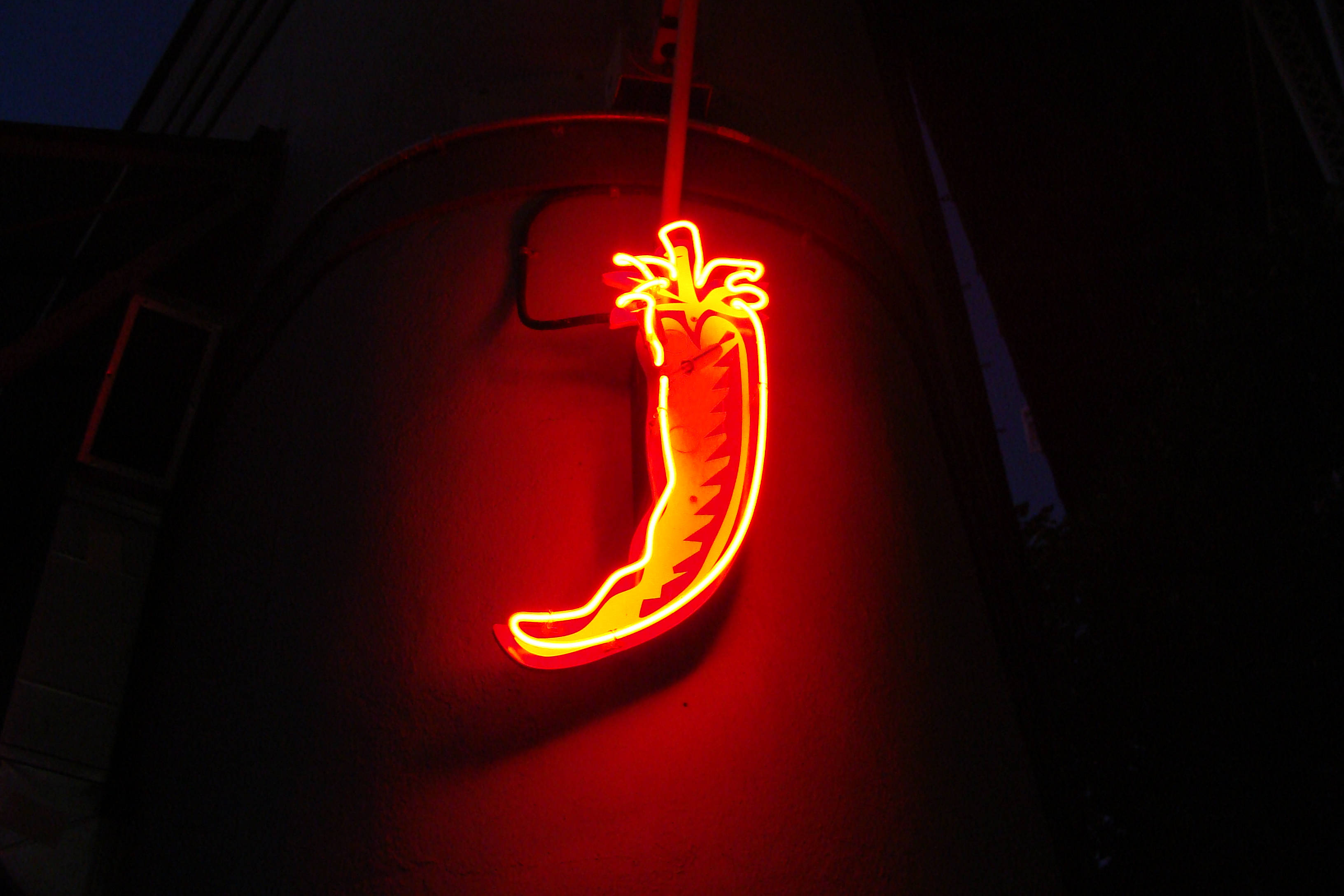 Sanaa ya Pilipili Nyekundu ya Neon Picha ya Ukuta
