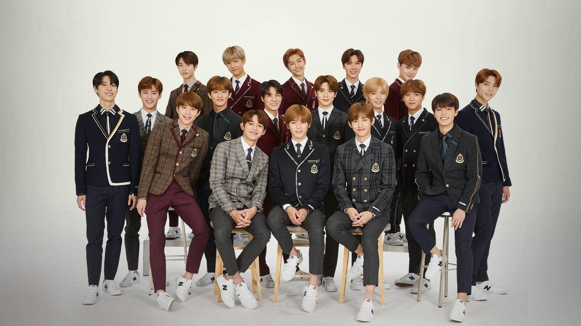 Sare ya Shule ya Kompyuta ya NCT Picha ya Ukuta