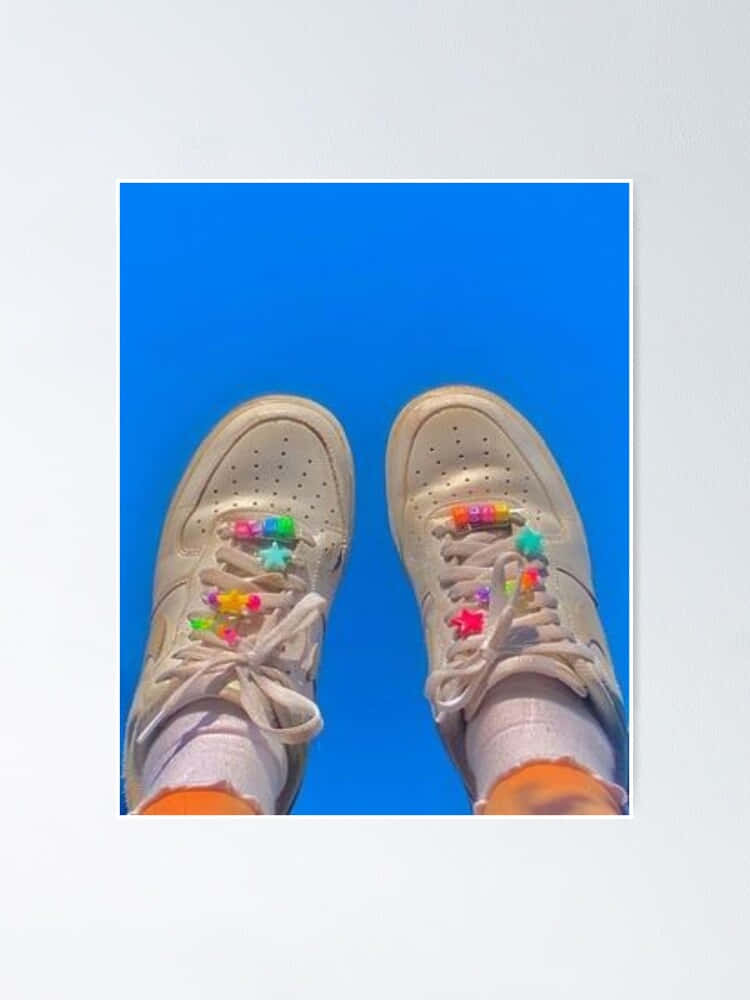 "Sherehekea roho ya kujitegemea na Indie Aesthetic yenye rangi na uchangamfu." Picha ya Ukuta