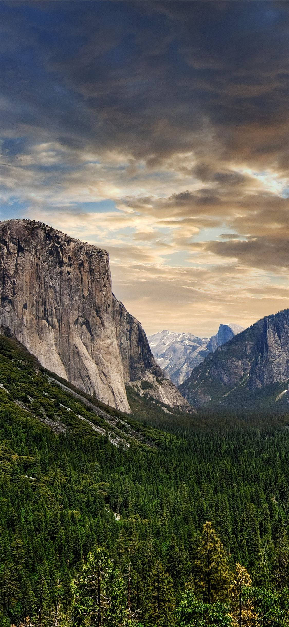 Siku ya Mawingu Yosemite iPhone Picha ya Ukuta