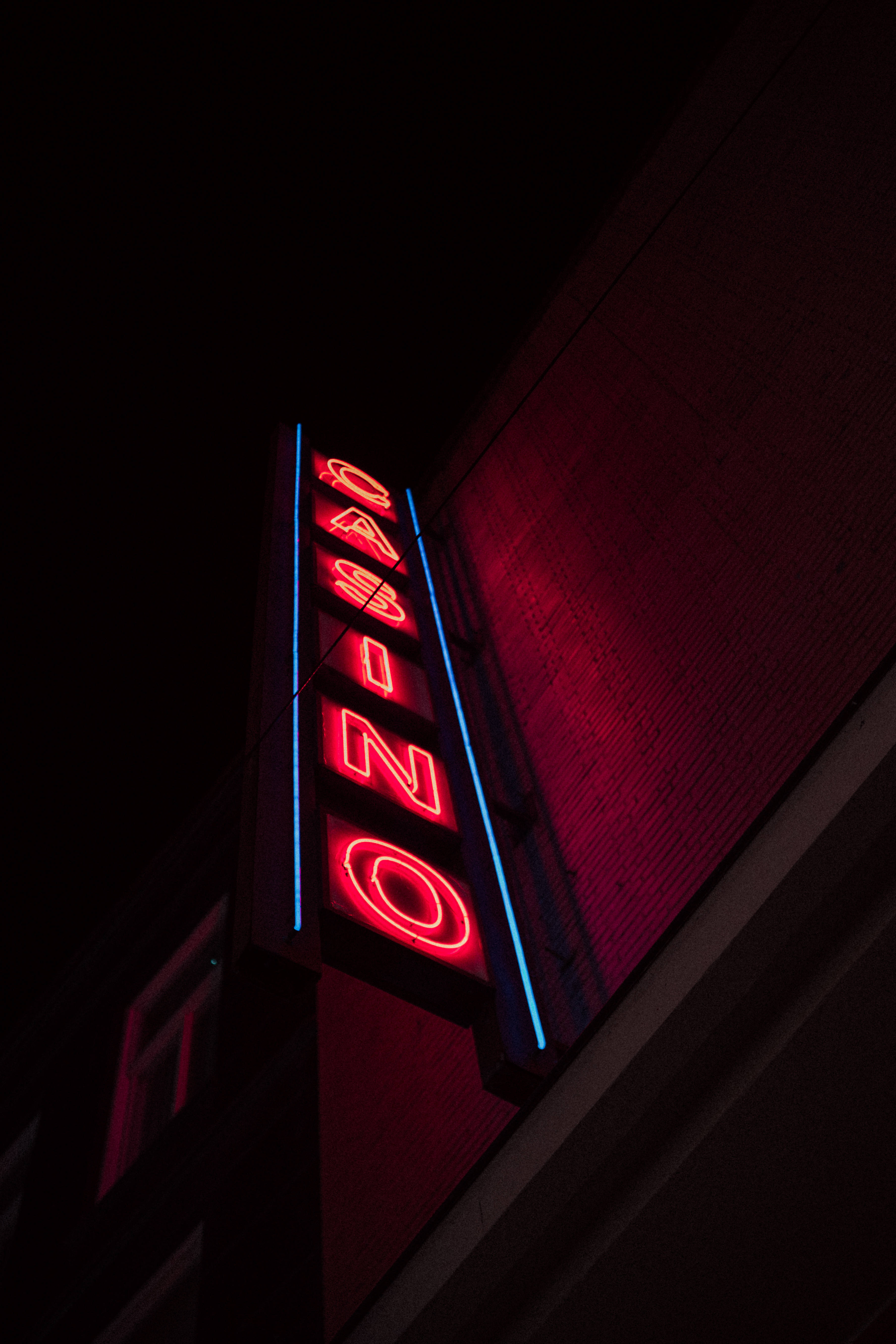 Simu ya Kasino Neon iPhone Picha ya Ukuta