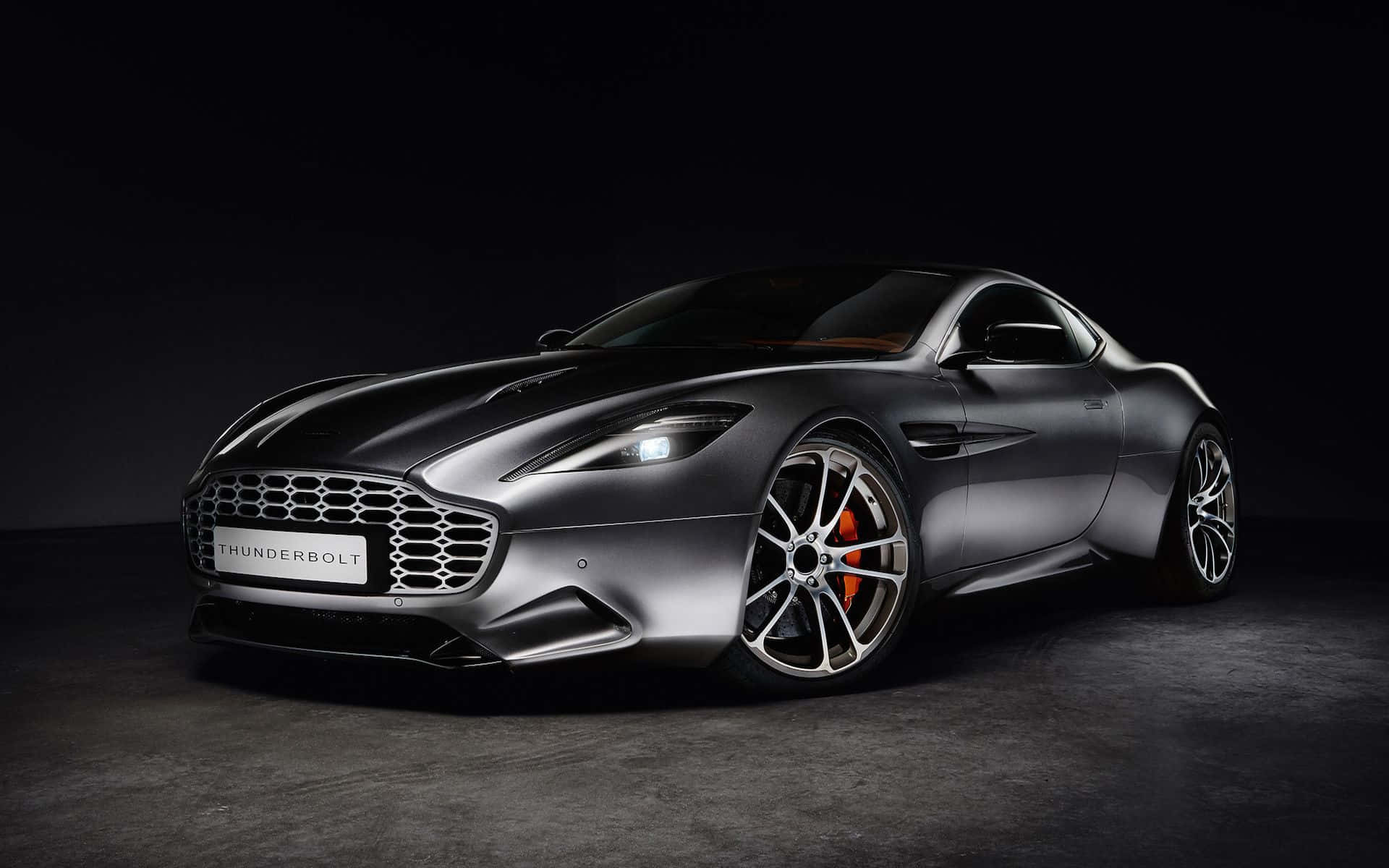 Sleek and Powerful Aston Martin Vanquish Picha ya Ukuta
