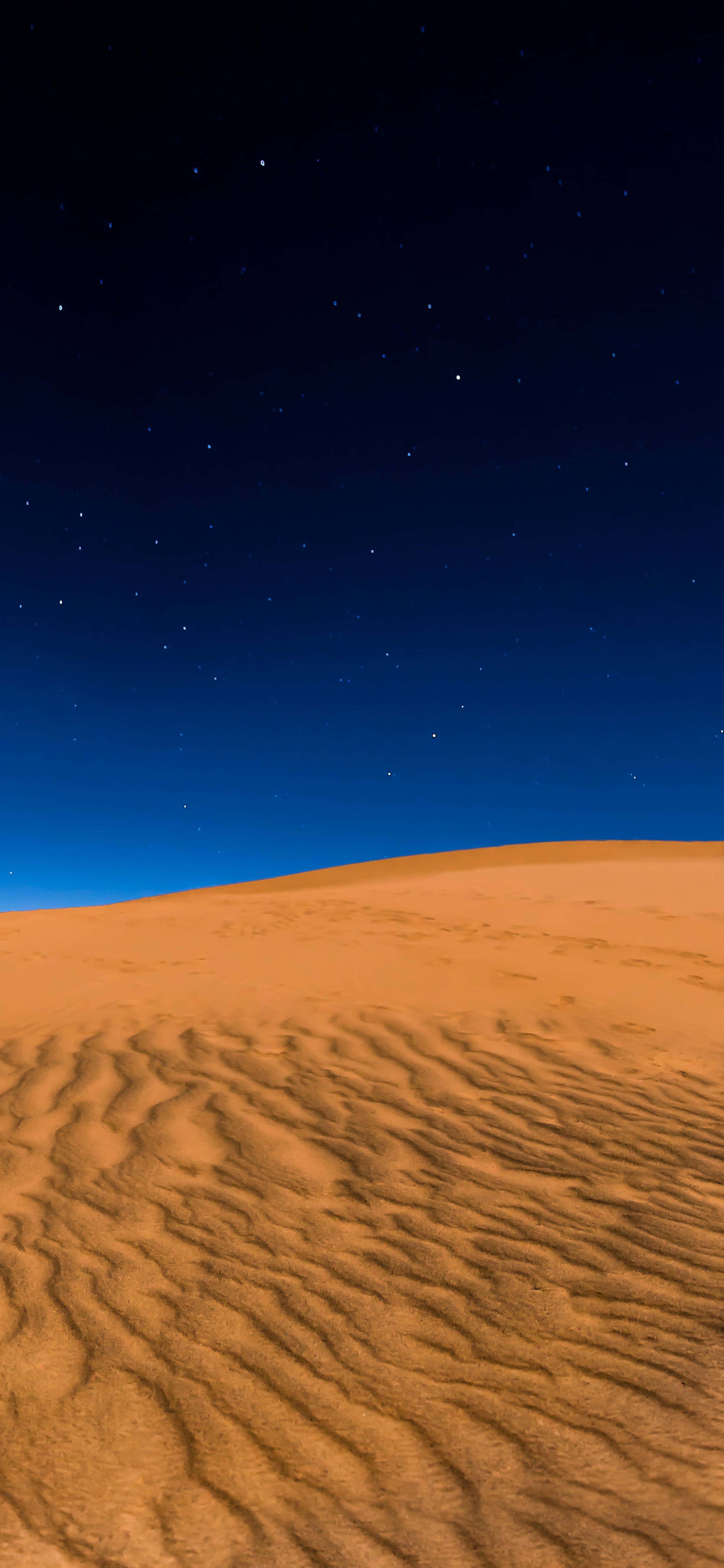 Starry Sky Of Vast Desert iPhone Picha ya Ukuta
