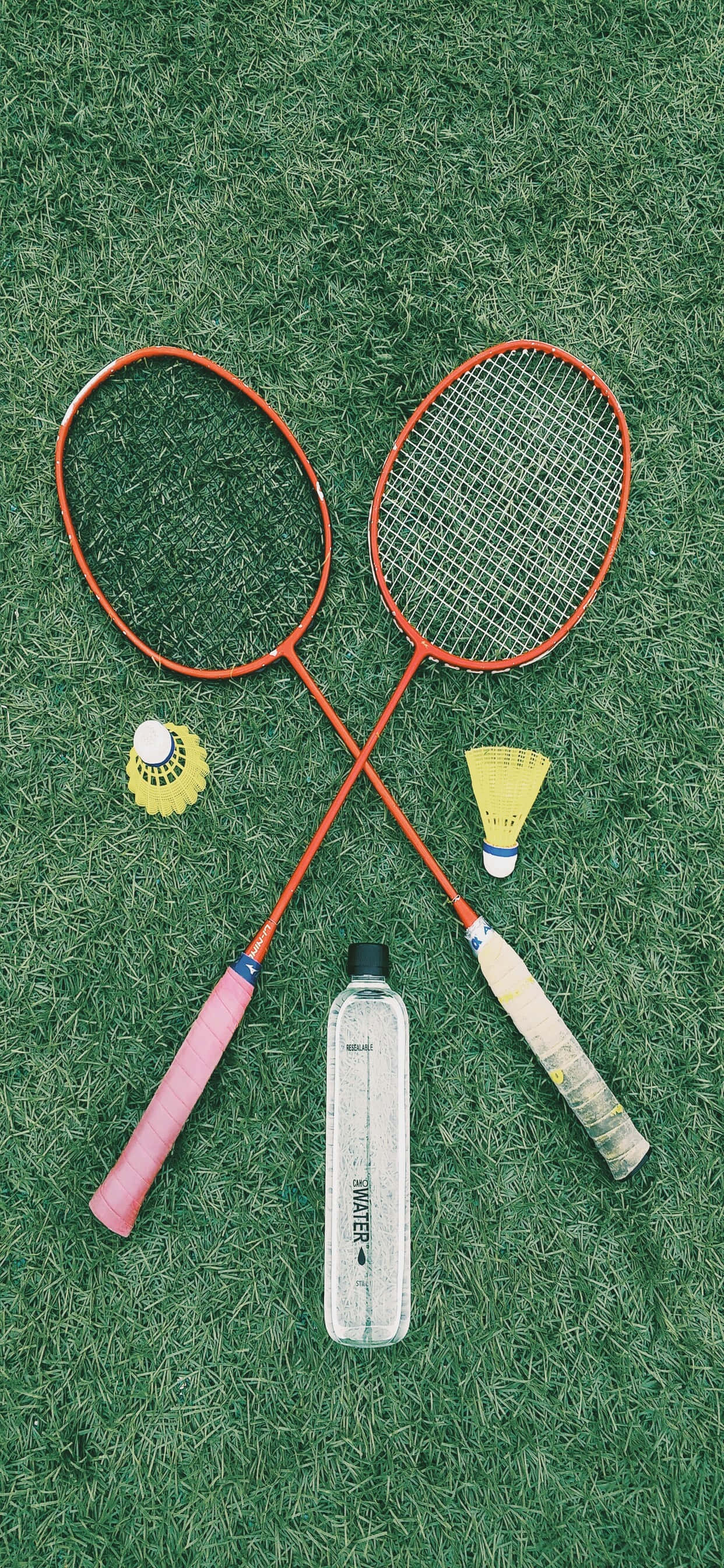 Stay Active with the iPhone Xs Max and Badminton. Picha ya Ukuta