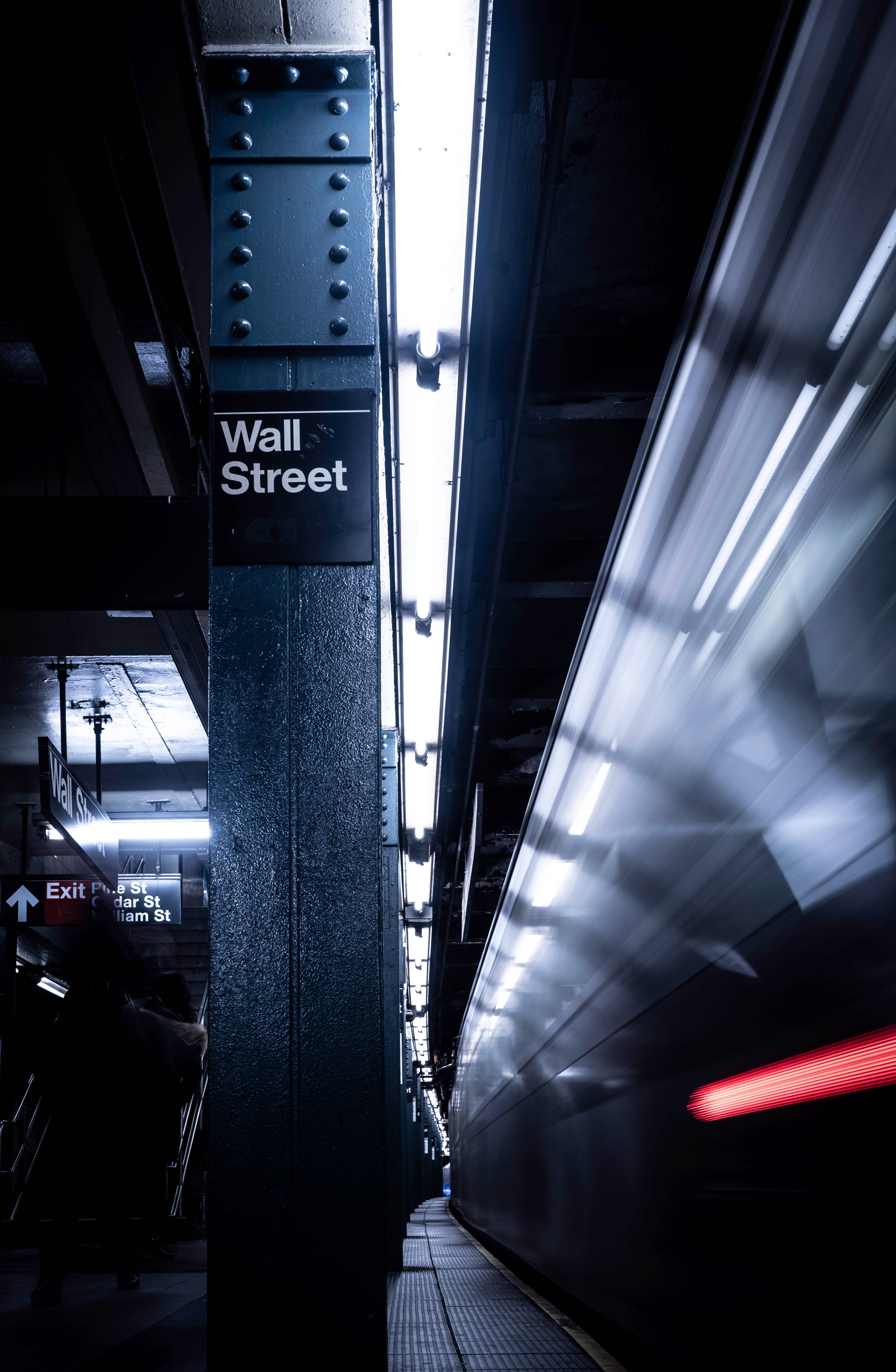Subway Train High-Speed iPhone Picha ya Ukuta