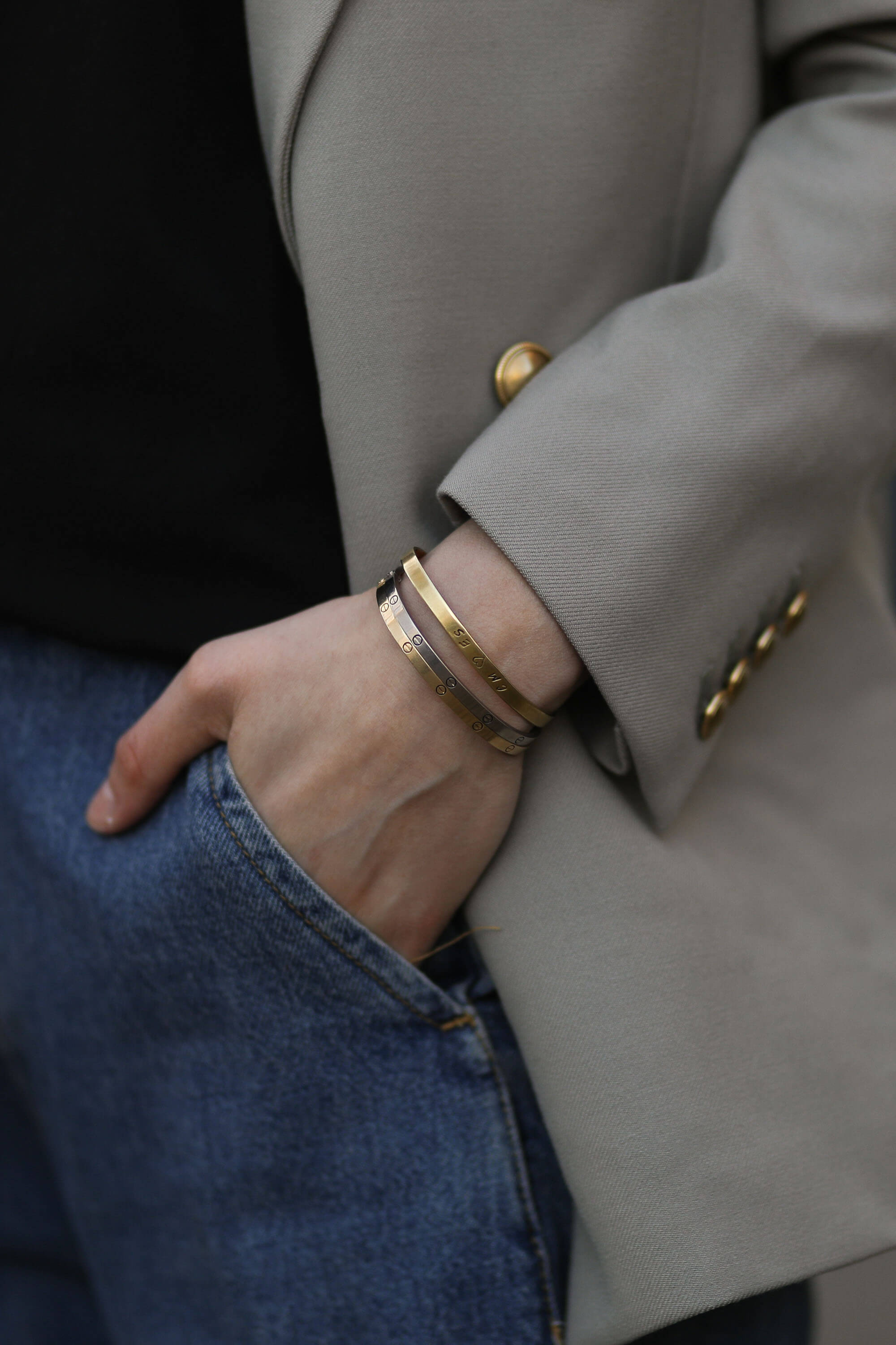 Suited Men's Cartier Picha ya Ukuta