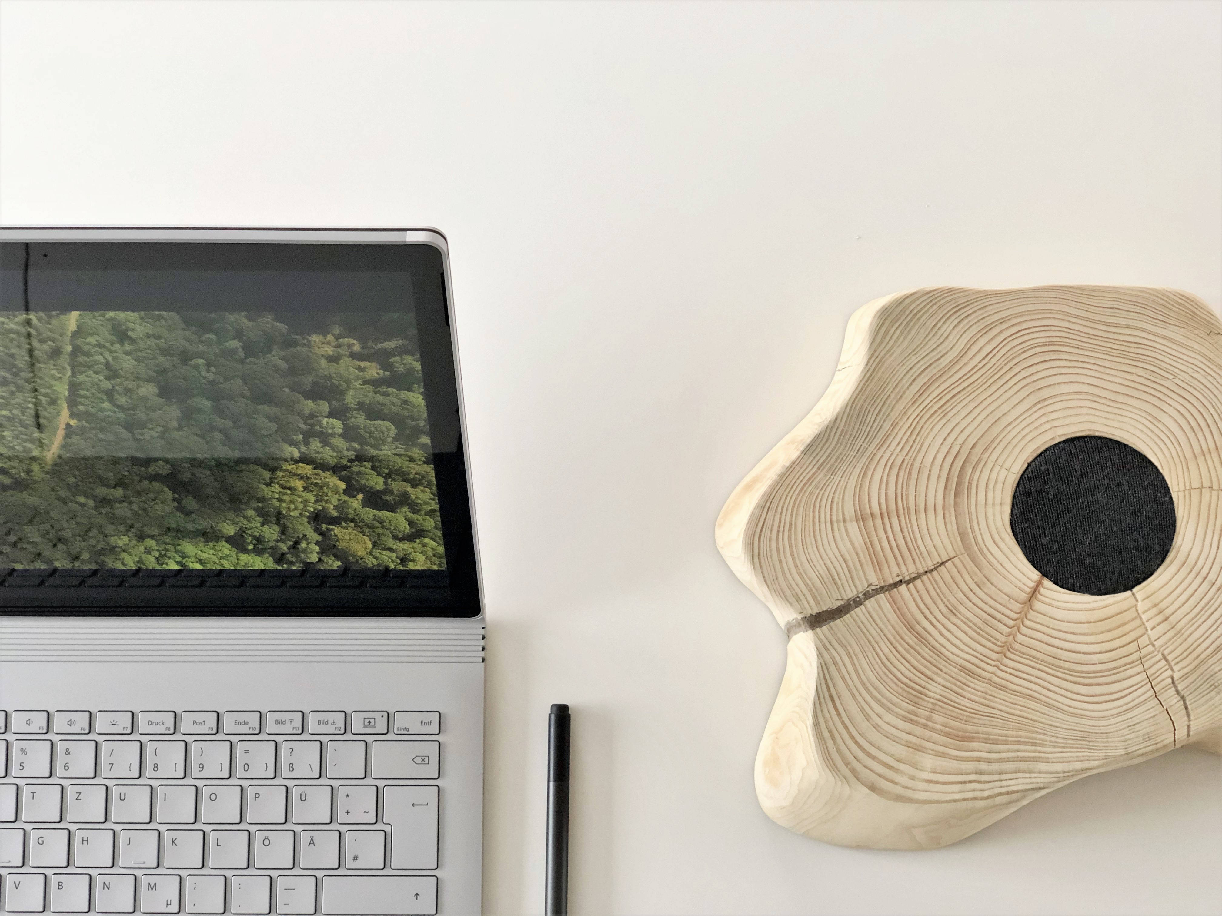 Surface Book 3 ya Kisasa na Mwepesi Picha ya Ukuta
