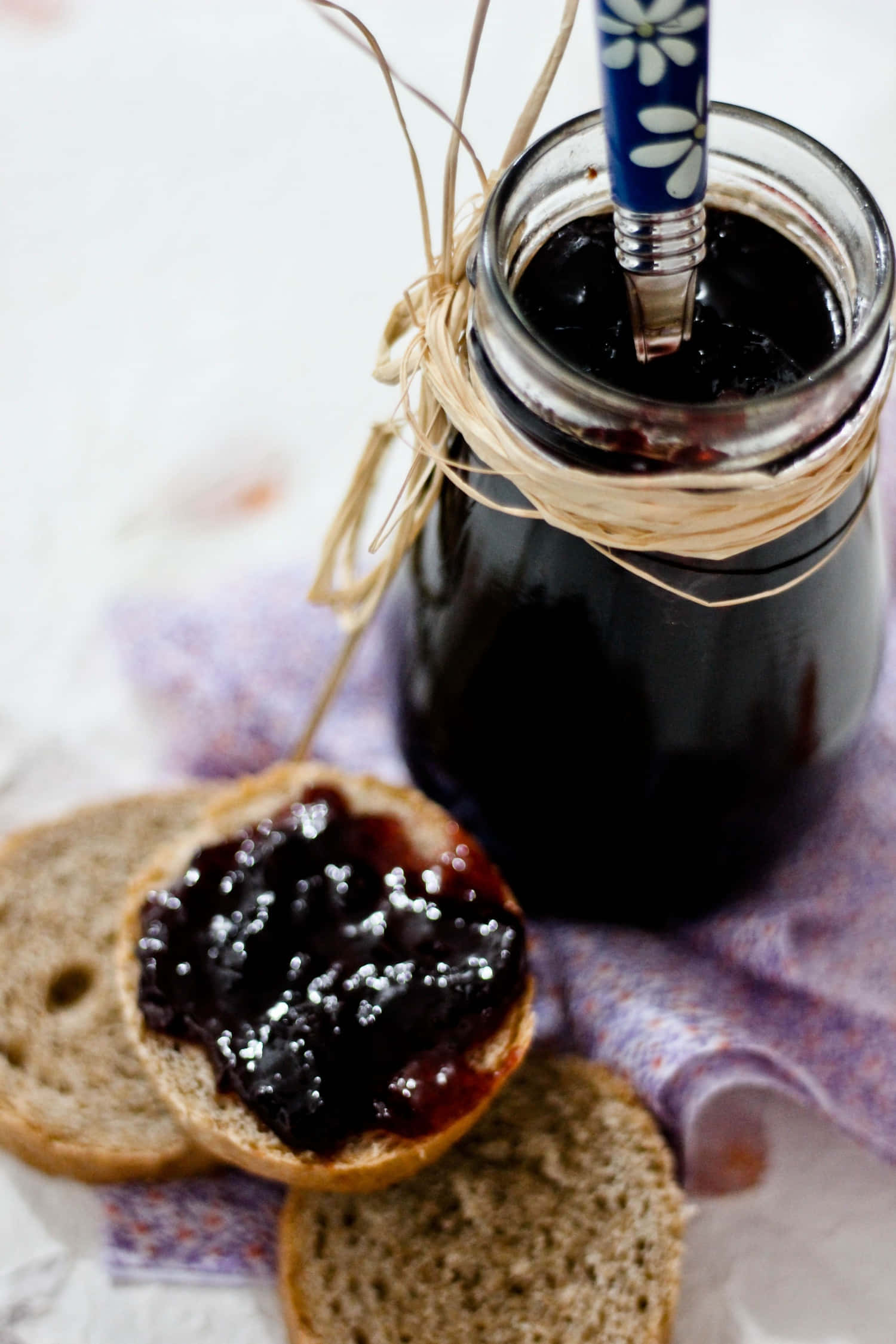 Sweet & Sensationally Tangy Raspberry Jam Picha ya Ukuta