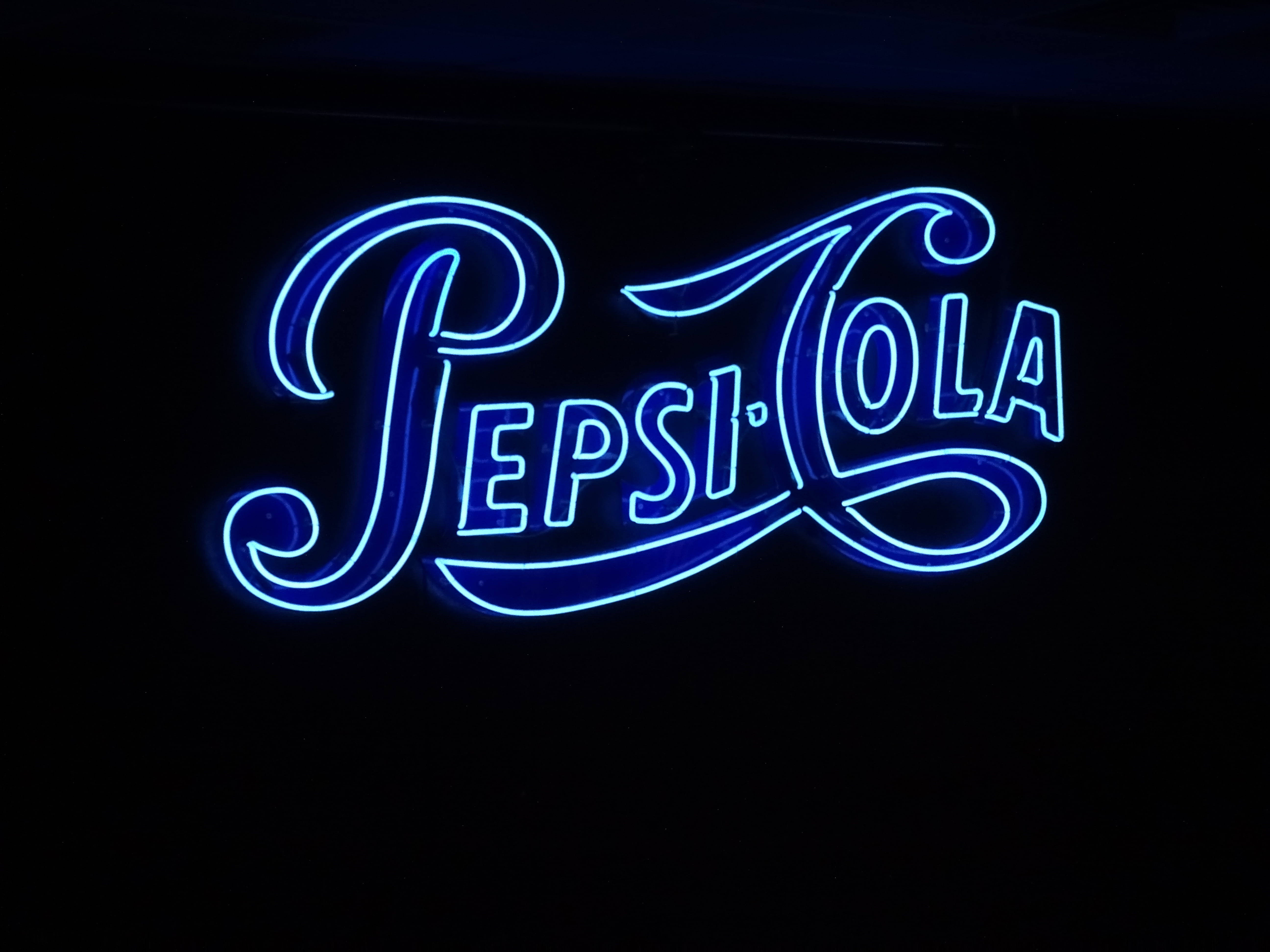 Taa ya Neon ya Pepsi Cola ya Kupendeza kwa Laptop Picha ya Ukuta