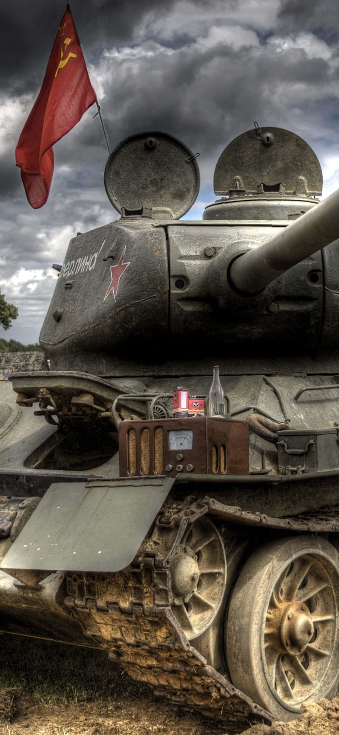 tanki na bendera Picha ya Ukuta