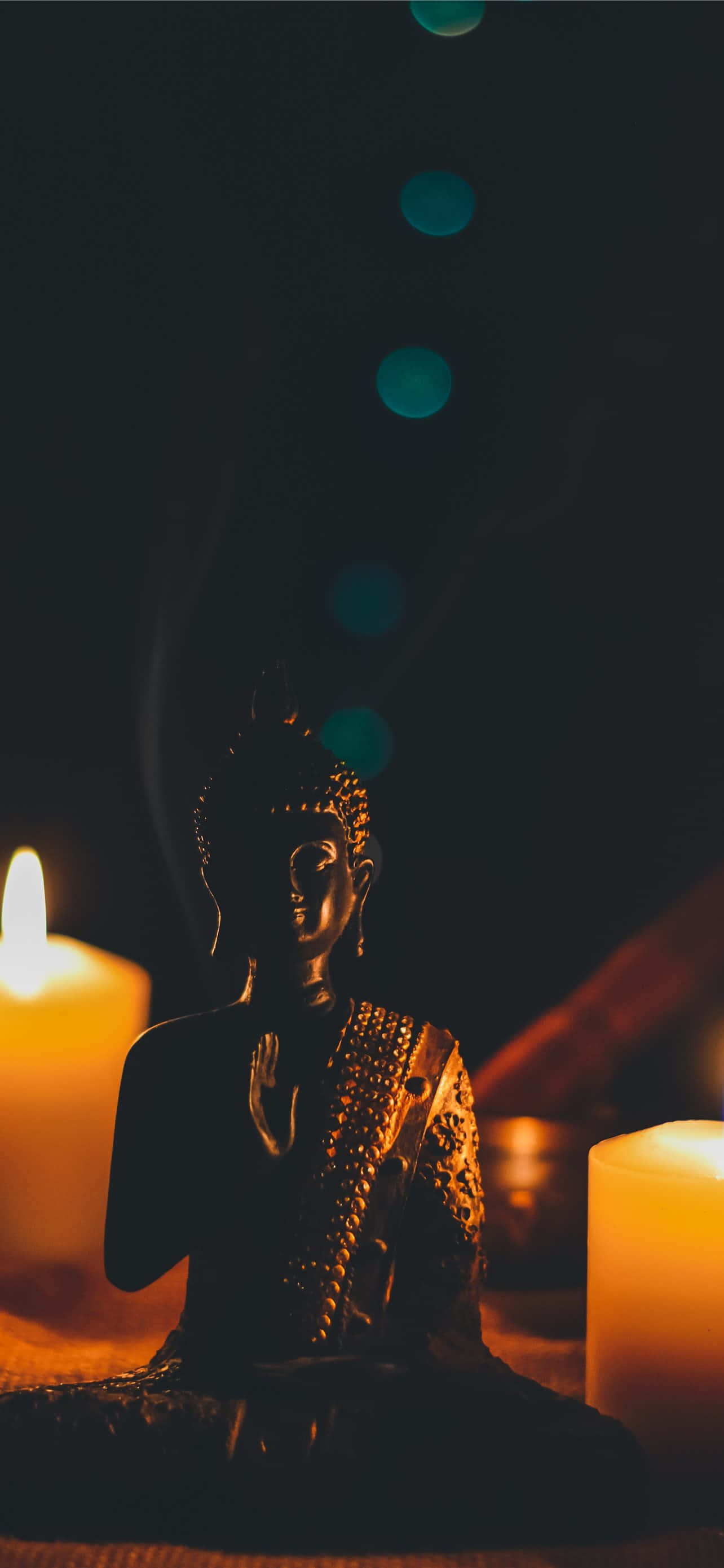 Taswira ya Kiburi ya Buddha Mwenye Nuru Picha ya Ukuta