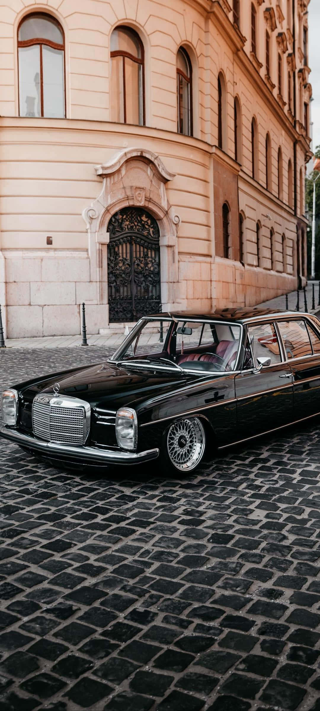 The Classic Mercedes Built for Dreams Picha ya Ukuta