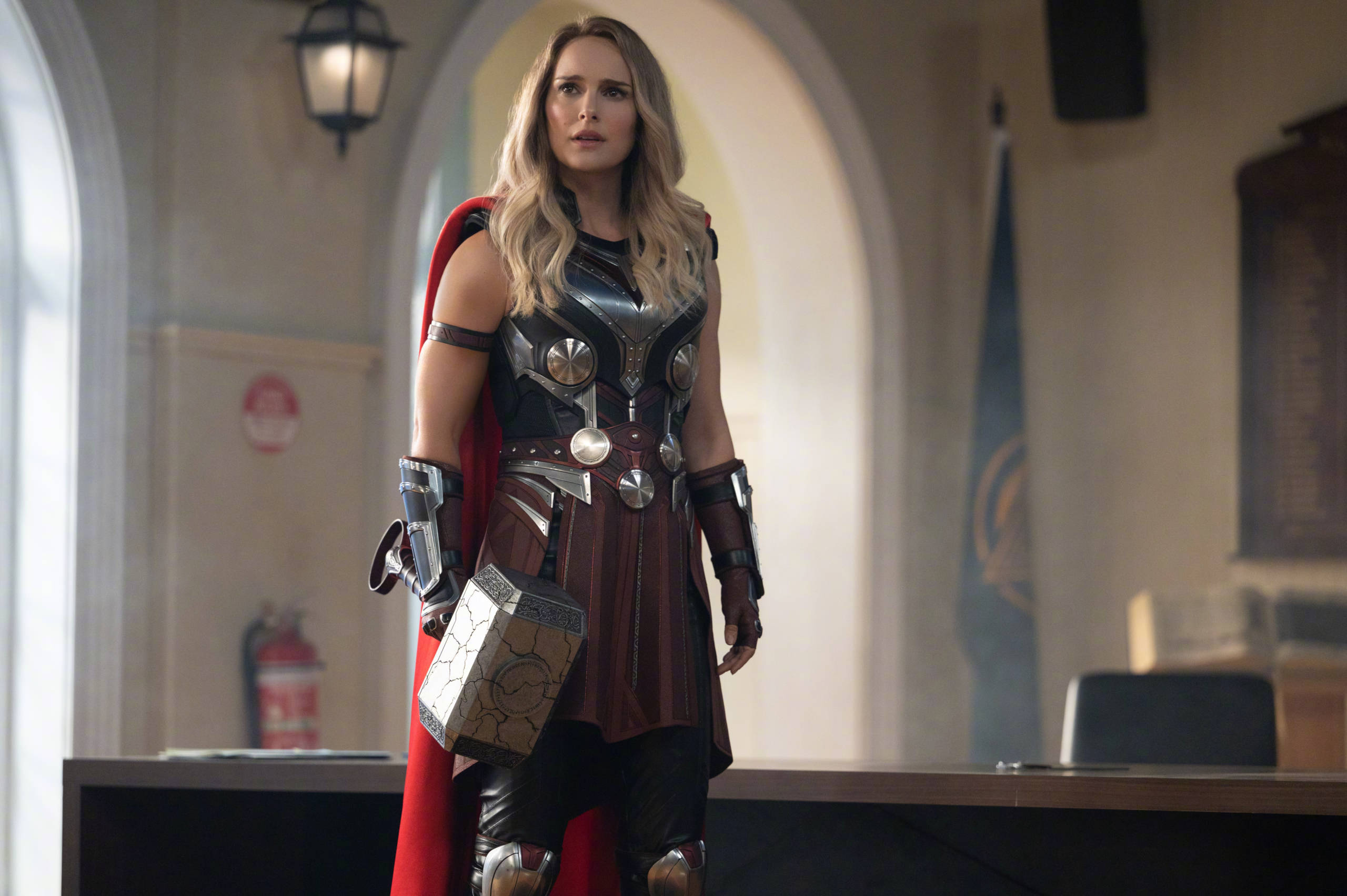 Thor Love And Thunder Jane Akiwa na Mkanganyiko Picha ya Ukuta