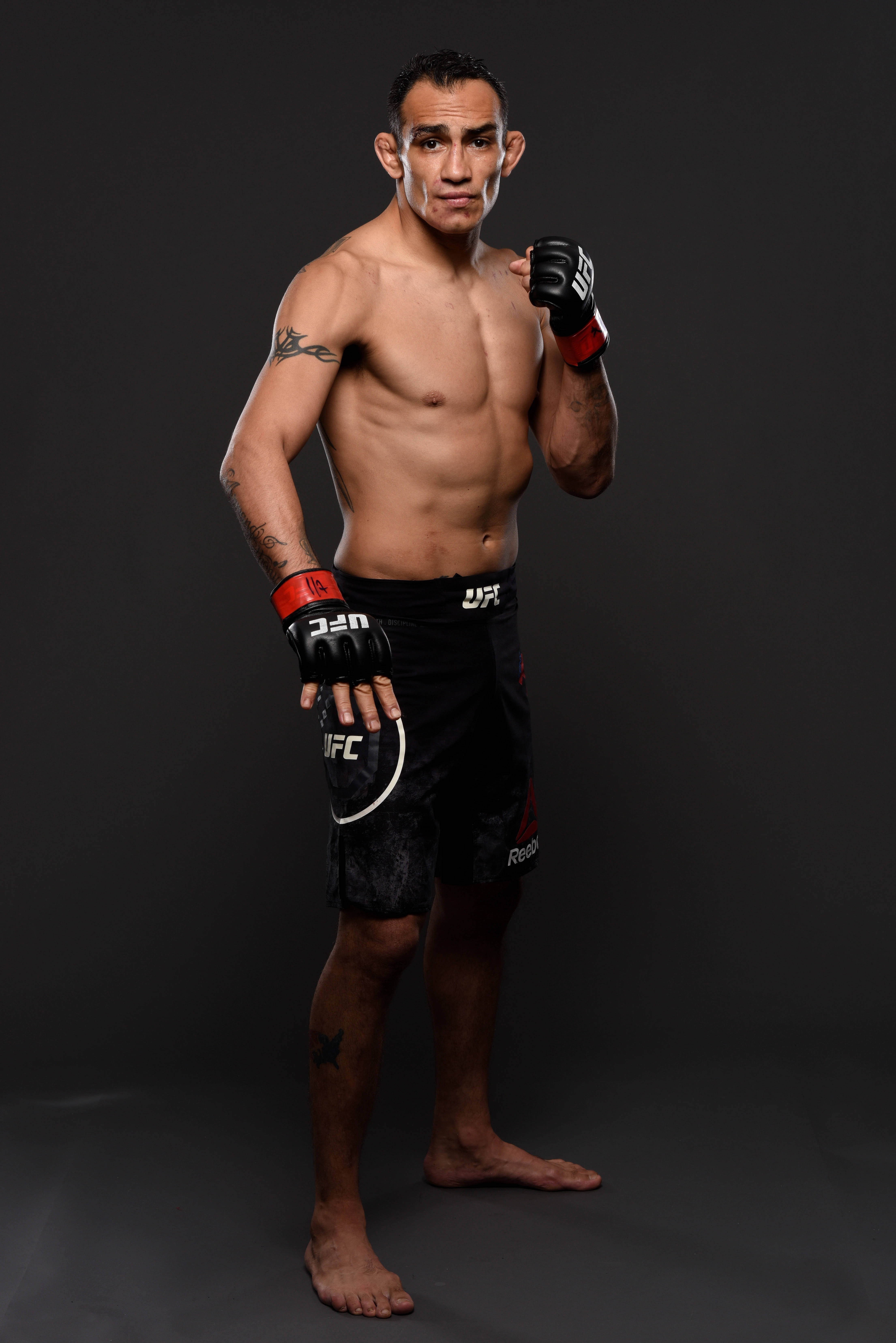 Tony Ferguson Kwa Mwili Kamili Picha ya Ukuta