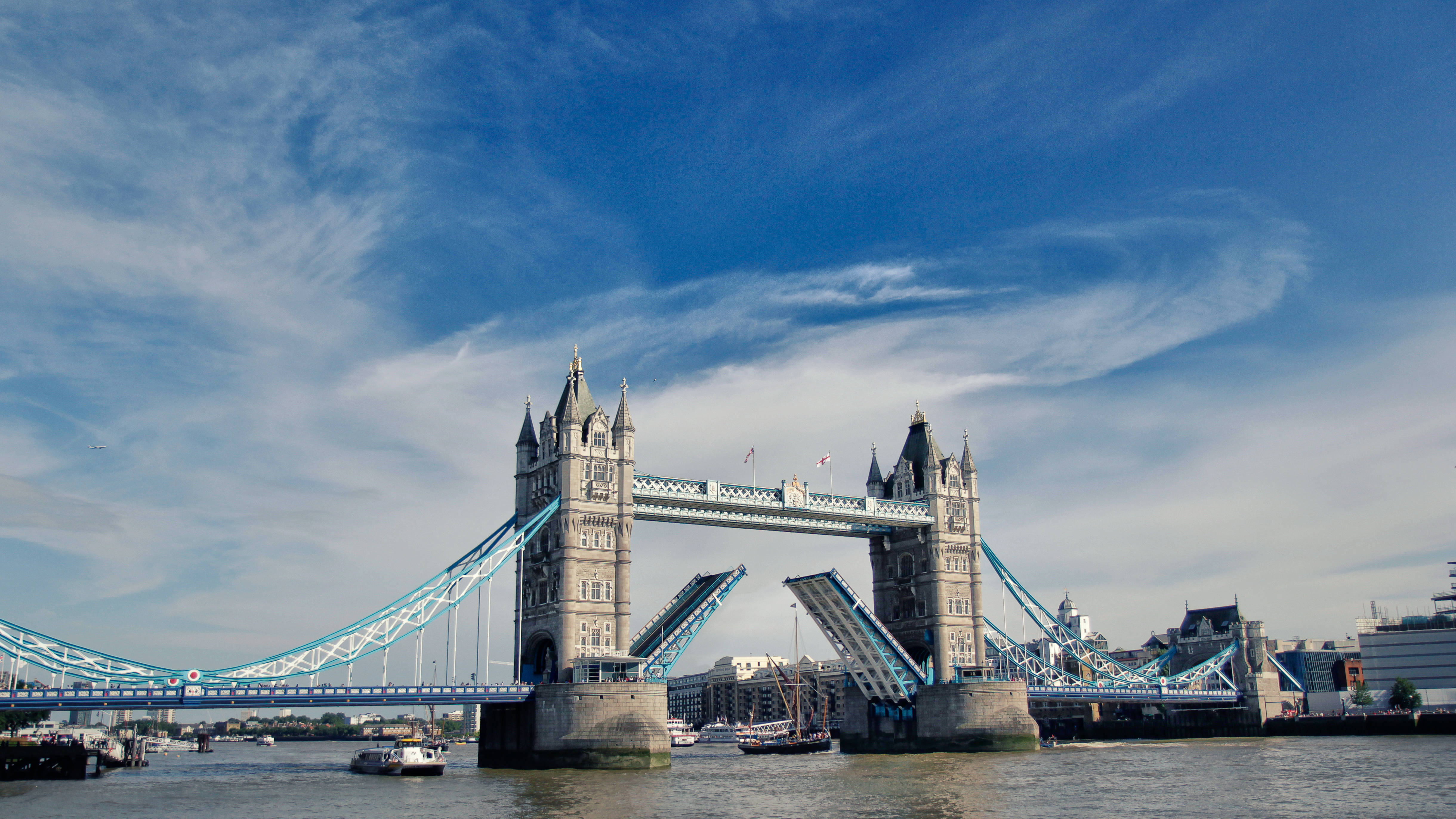 Tower Bridge Iliyofungwa London Picha ya Ukuta