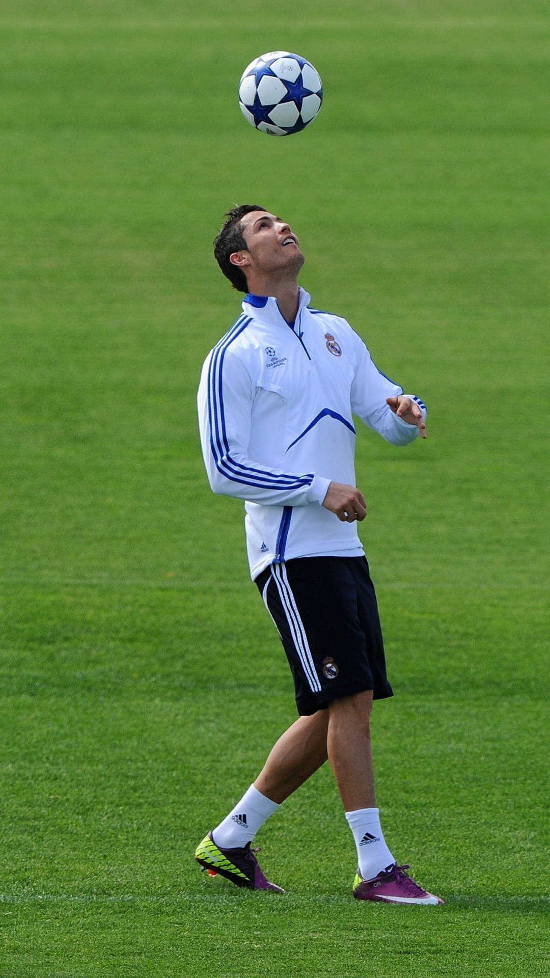 Ufundi wa Soka Cristiano Ronaldo iPhone Picha ya Ukuta
