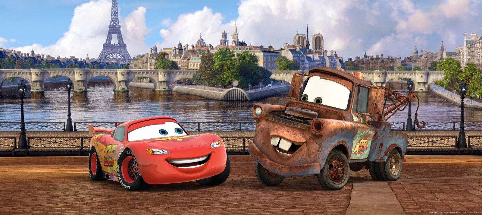 Umeme na Mater Parisi Katika Cars 2 Picha ya Ukuta