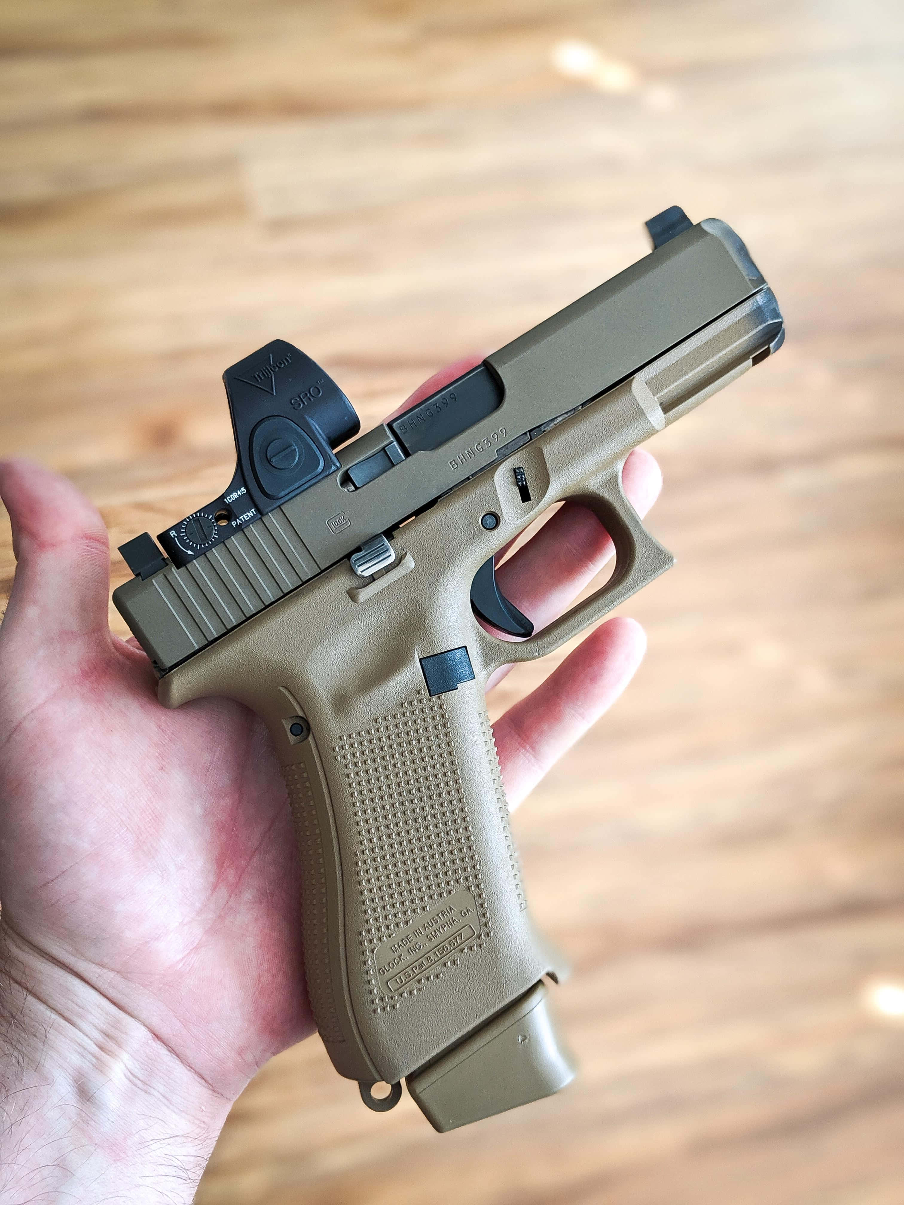 Upande wa Karibu wa Glock 19 Picha ya Ukuta