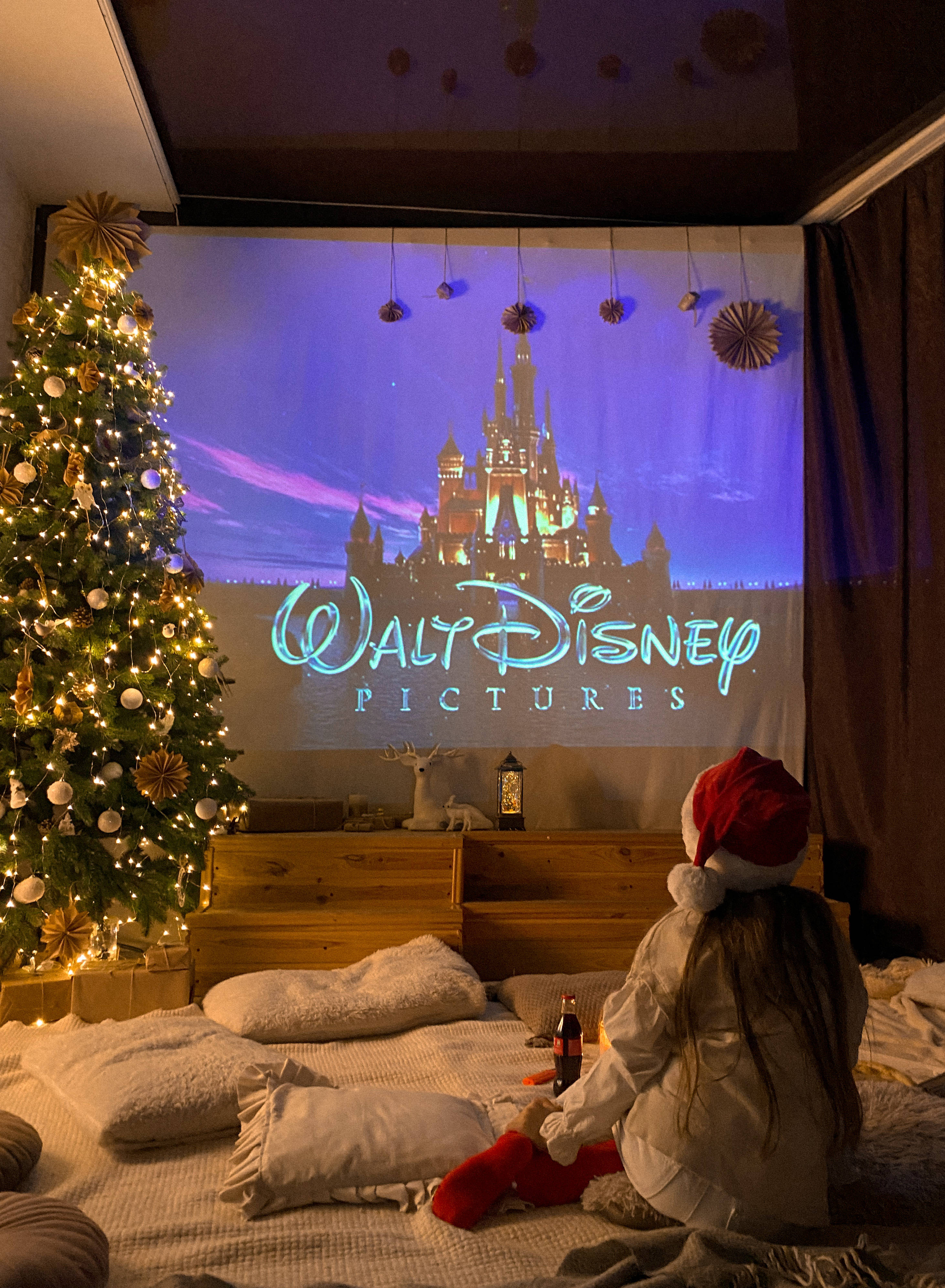Usiku wa Filamu za Krismasi za Disney Picha ya Ukuta