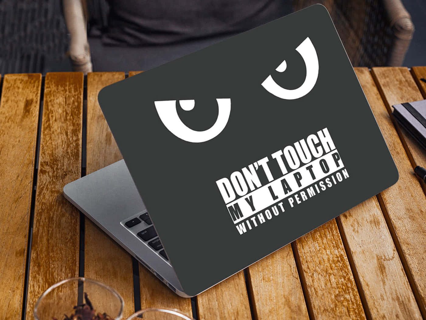 Usitue Kificho Kichwa Laptop Yangu Picha ya Ukuta