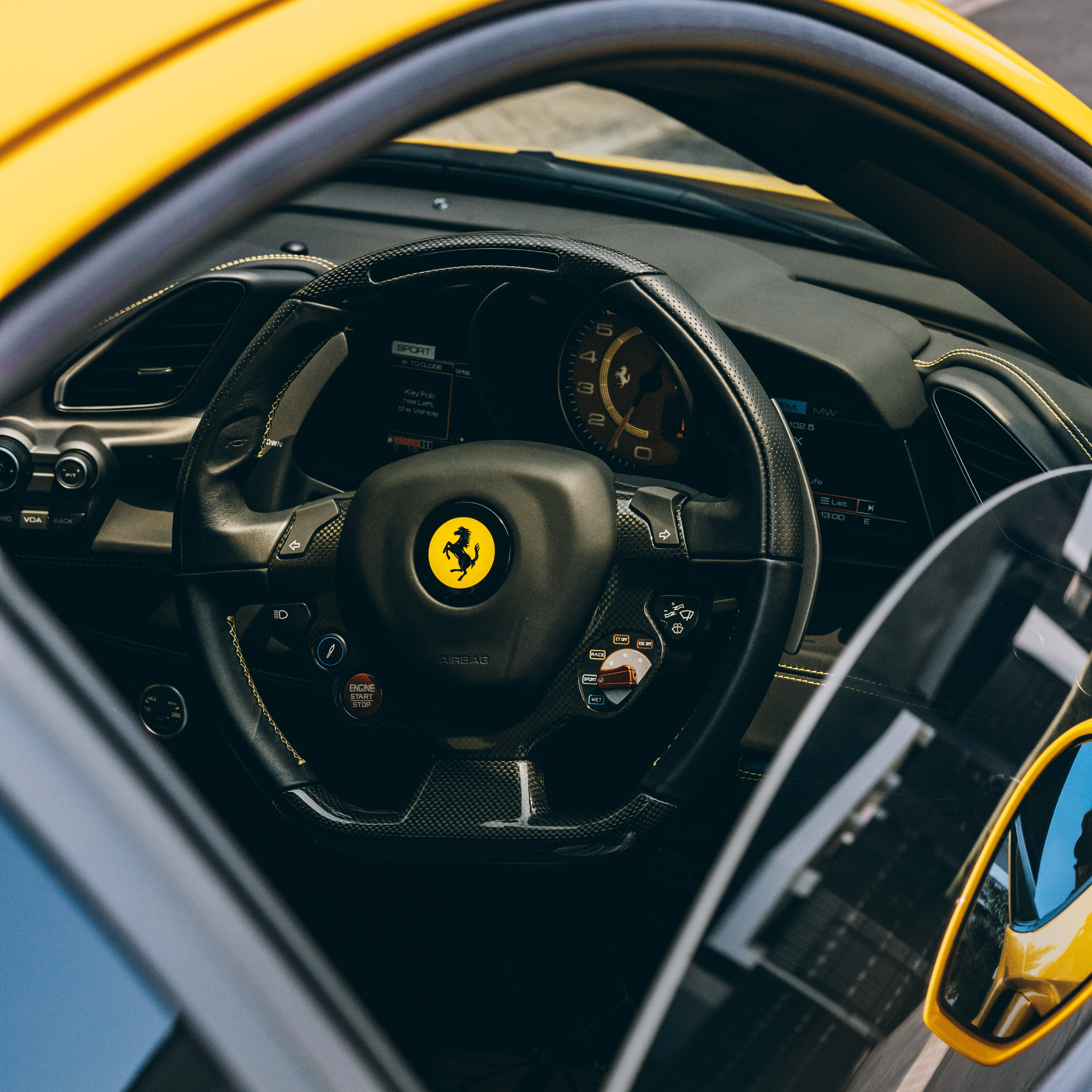 Usukani wa Ferrari Picha ya Ukuta