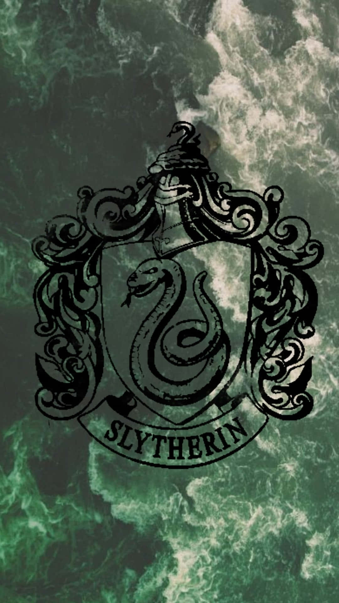Uzuri wa ajabu na wenye nguvu unaotokana na kina cha Slytherin House Picha ya Ukuta