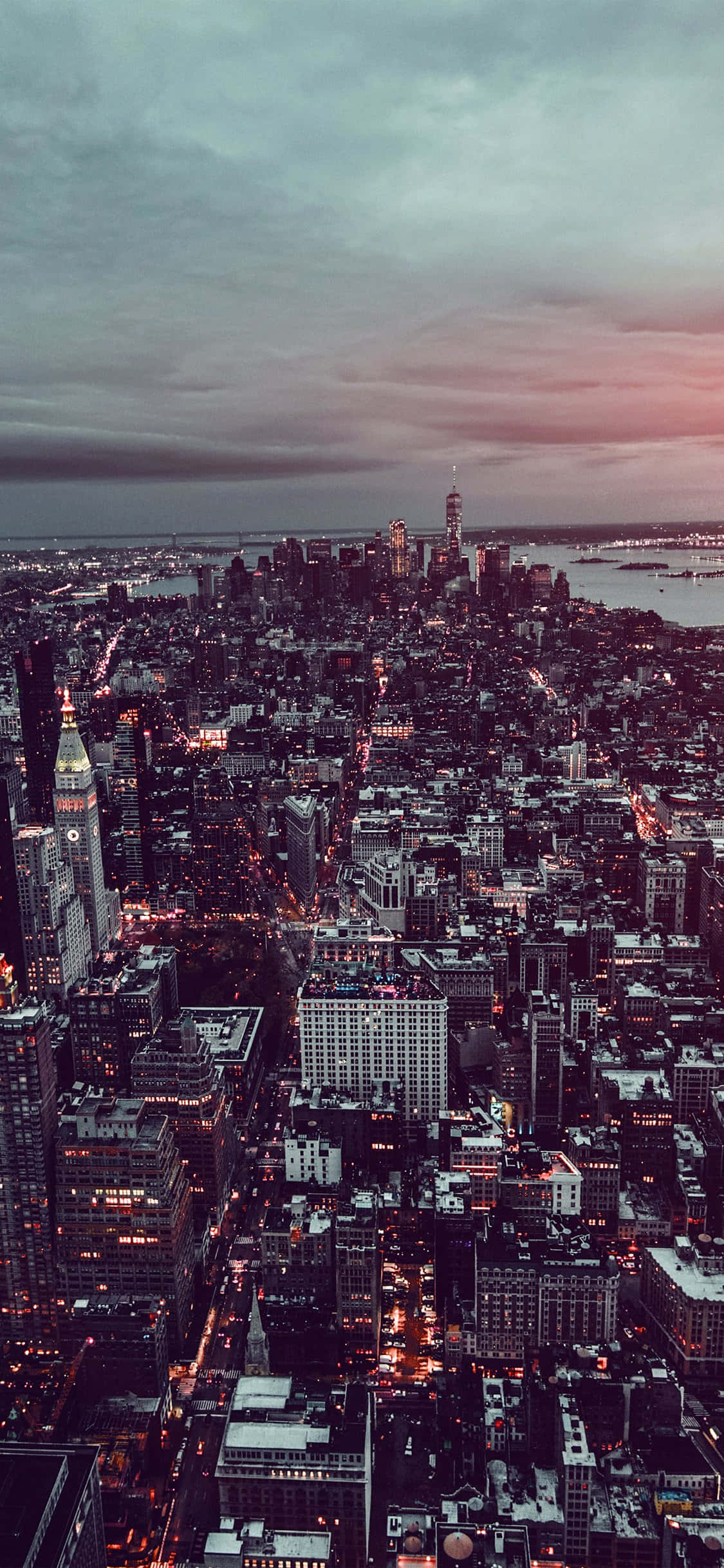 "Visit the Big Apple with New York’s Iconic iPhone X" Picha ya Ukuta