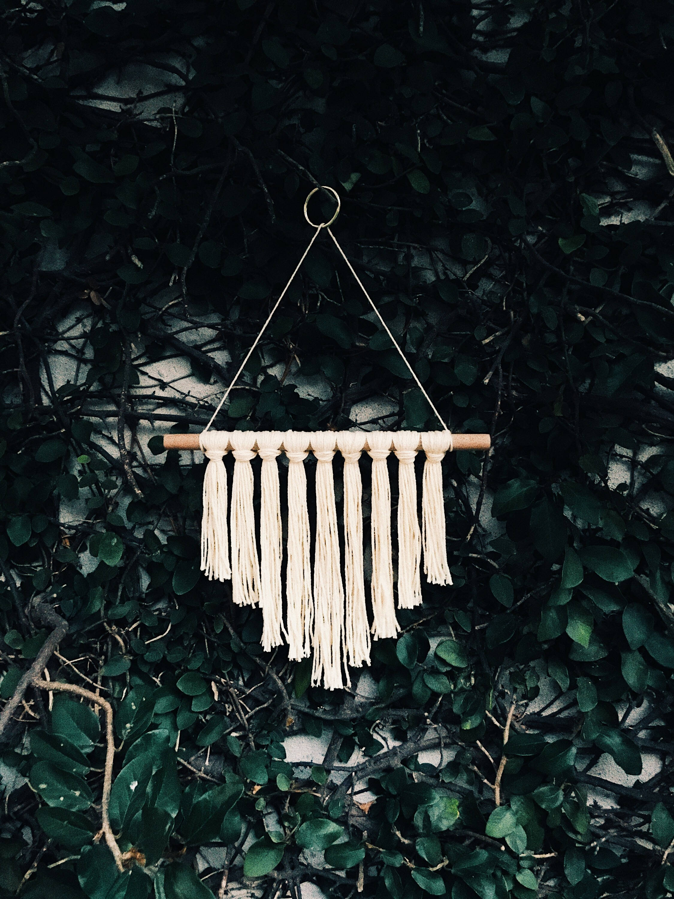 Viwango vya Off White vya Moda ya Street-Luxe Picha ya Ukuta