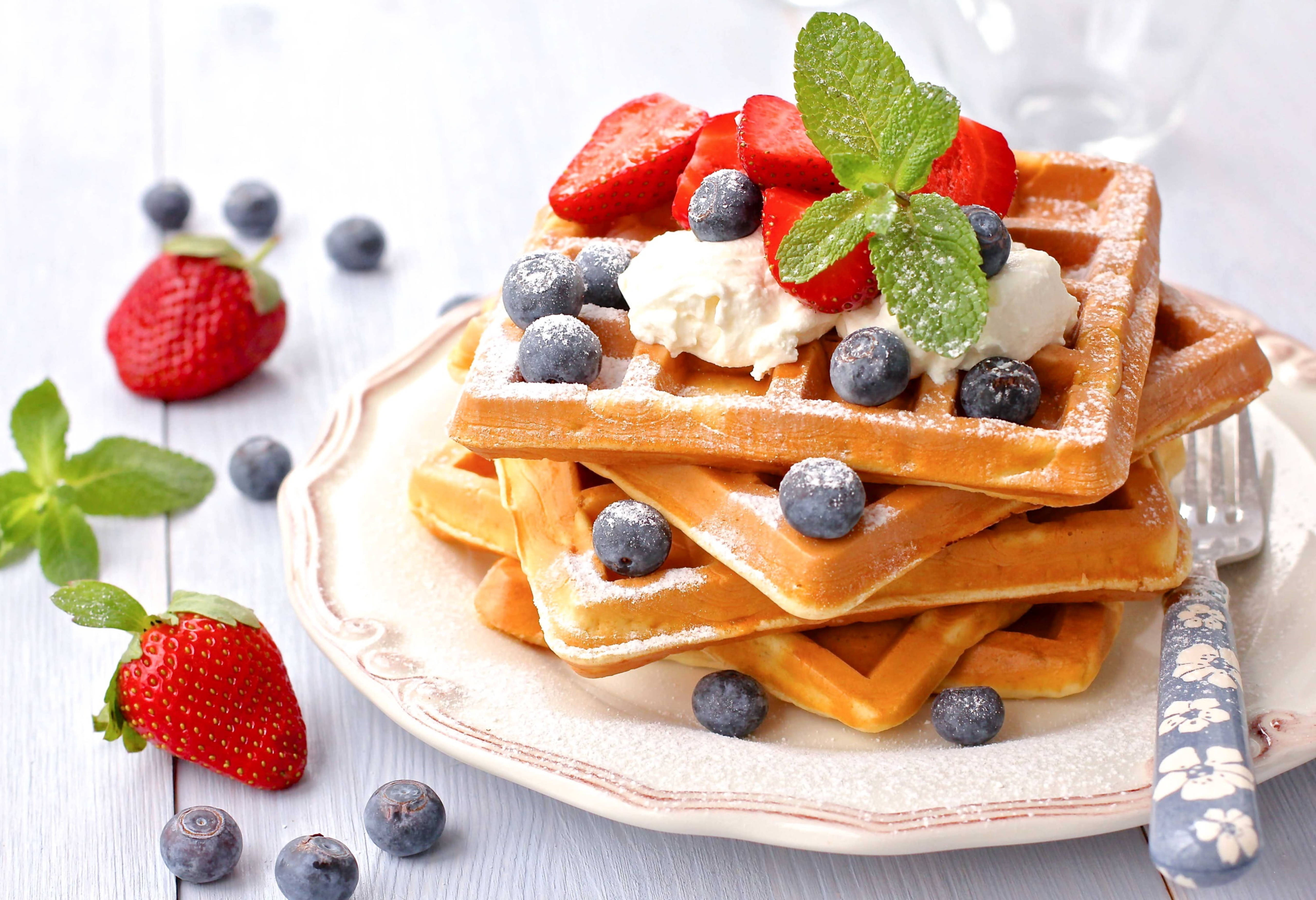 Waffles, Strawberries, Blueberries, Cream Picha ya Ukuta