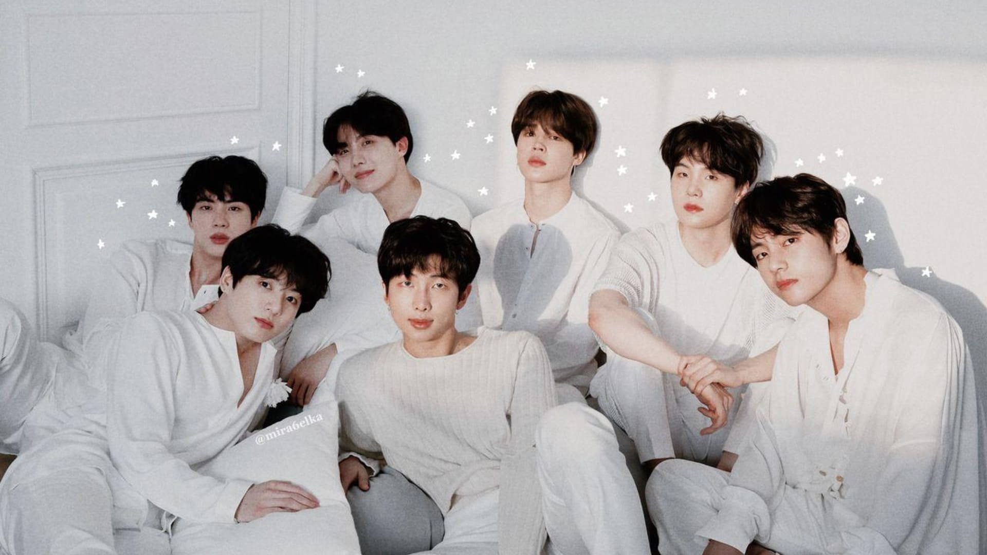 Wanachama wa BTS Wakiwa Nyeupe Picha ya Ukuta