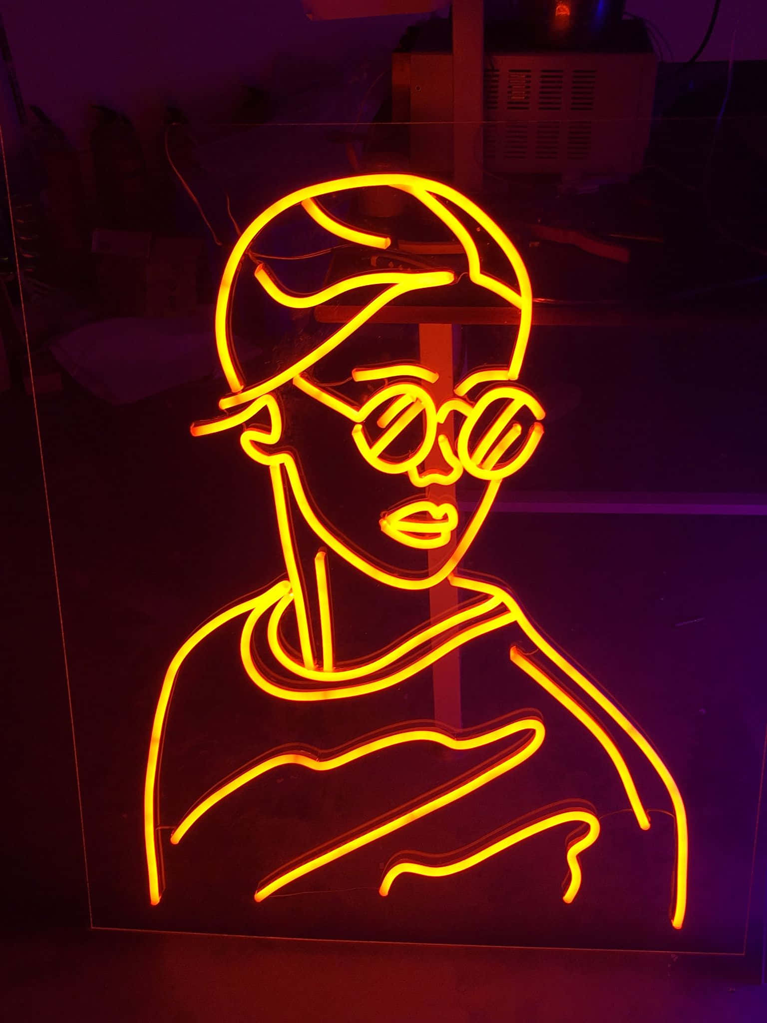 Washa usiku kwa mwonekano wa neon! Picha ya Ukuta