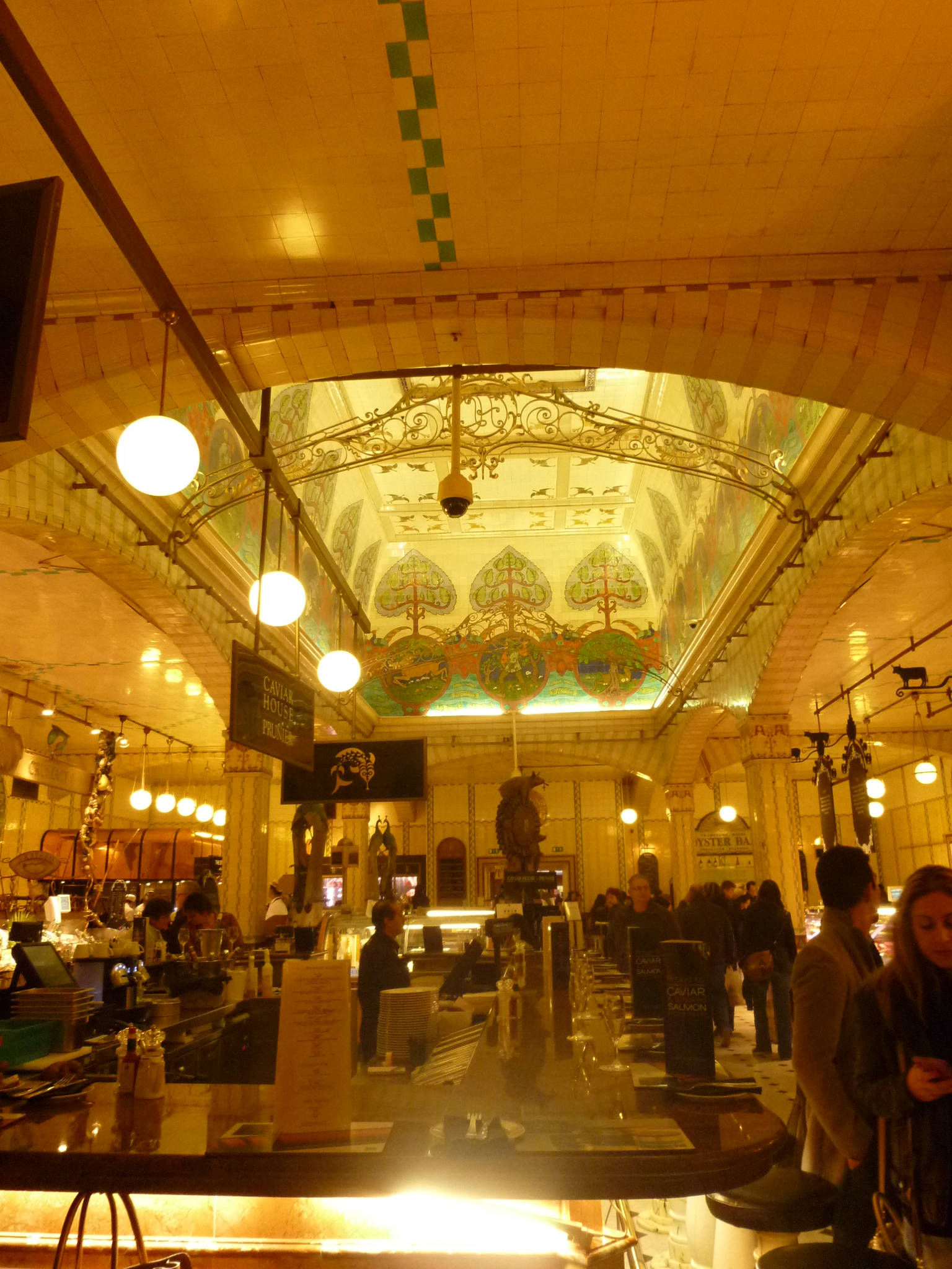 Watu Wakinunua Harrods Picha ya Ukuta