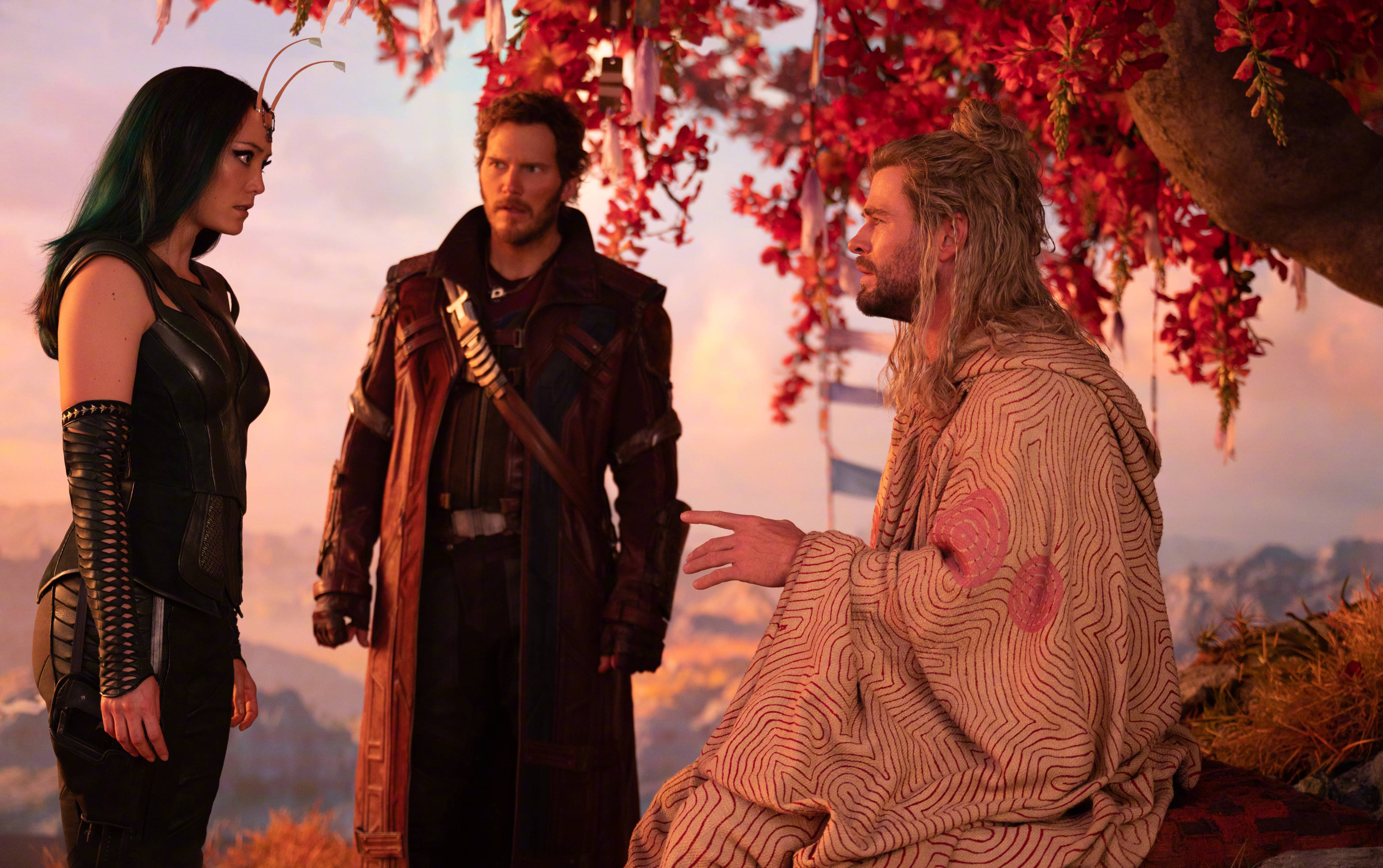 Wito wa Msaada wa Thor Love And Thunder Picha ya Ukuta