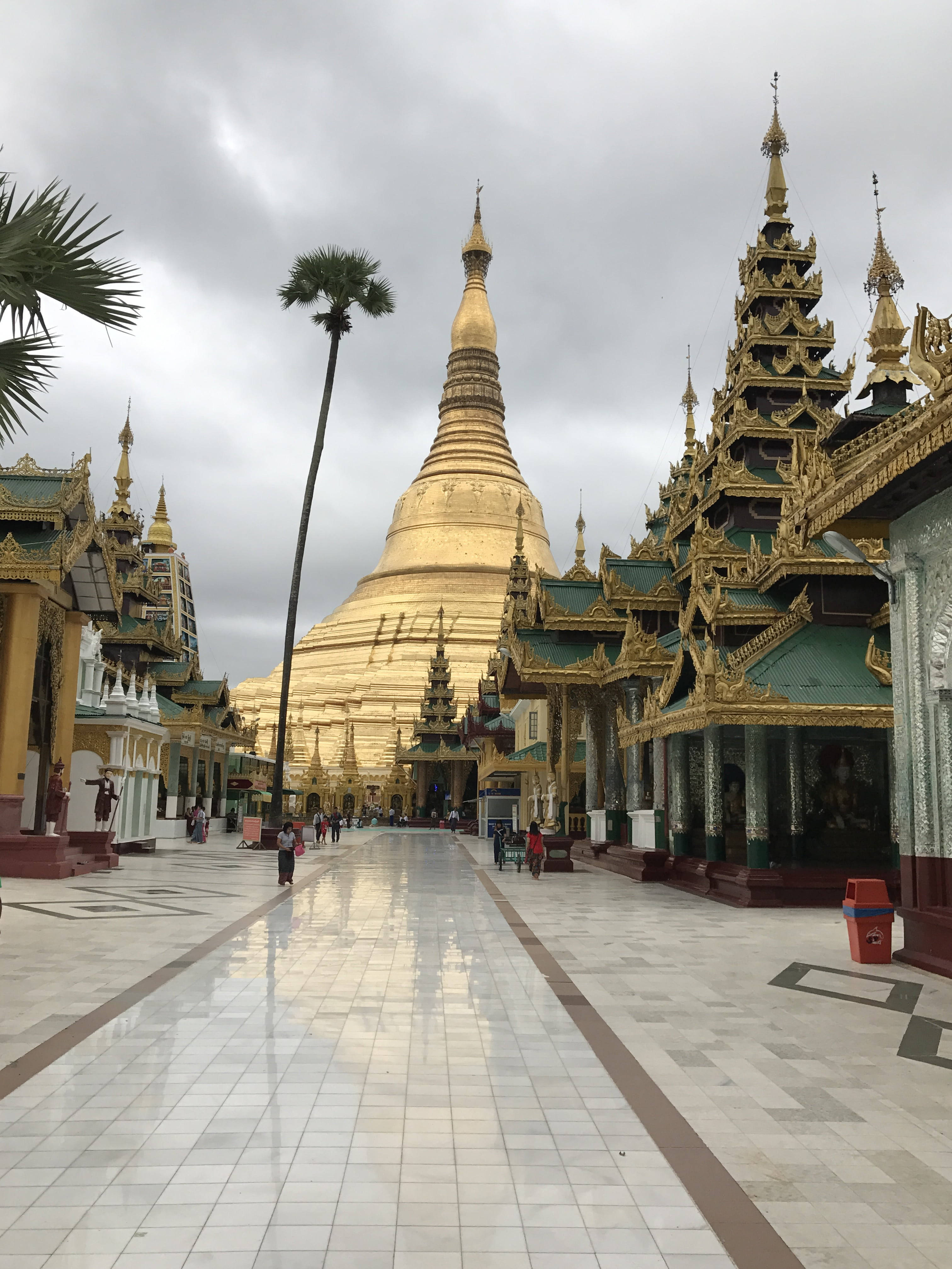 Yangon Shwedagon Compound Picha ya Ukuta