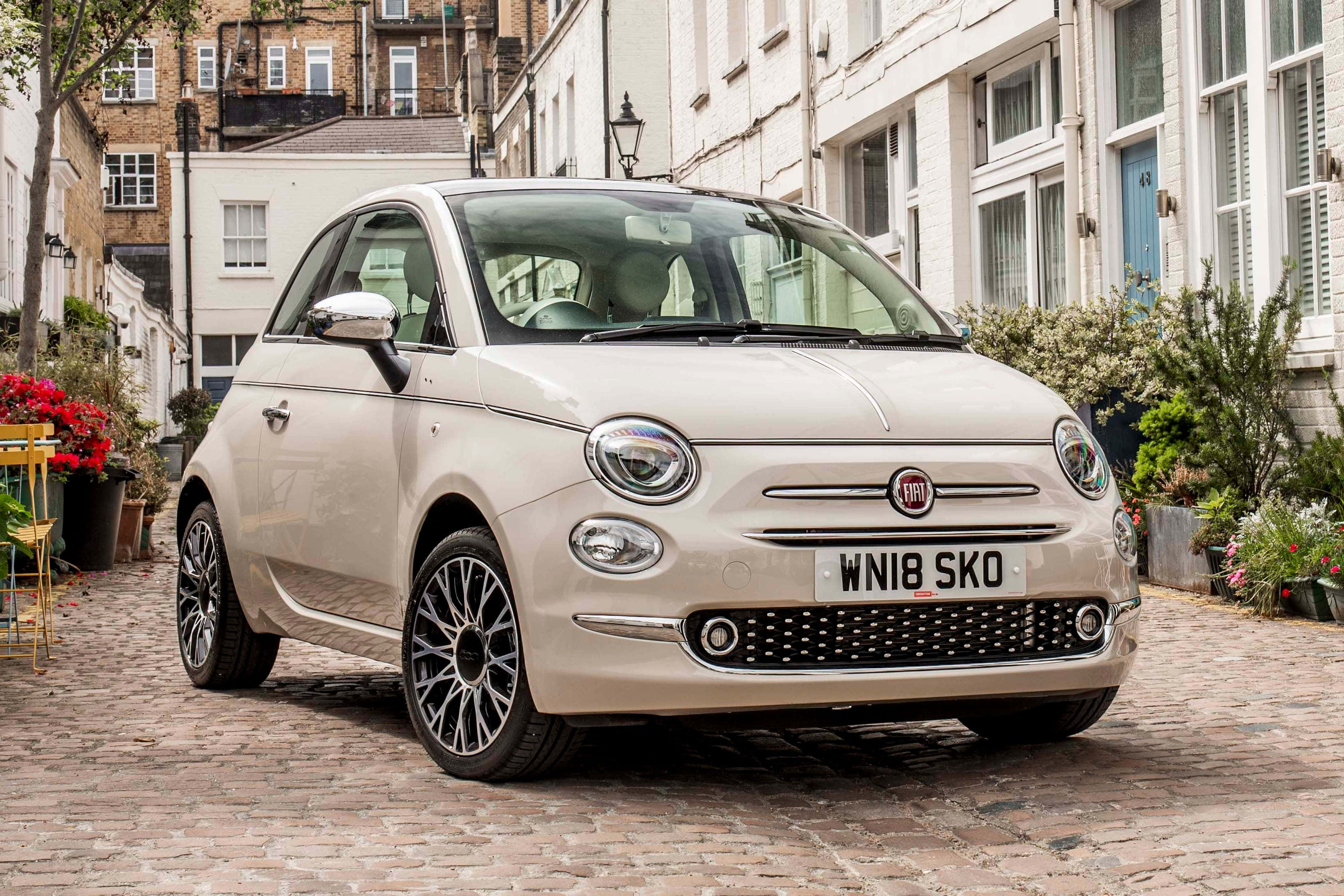 Zuru Dunia na Fiat Picha ya Ukuta