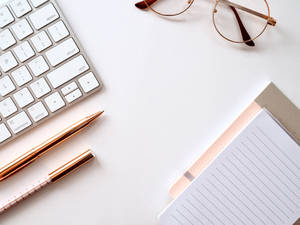 4k White Clean Desk With Rose Gold Accessories
