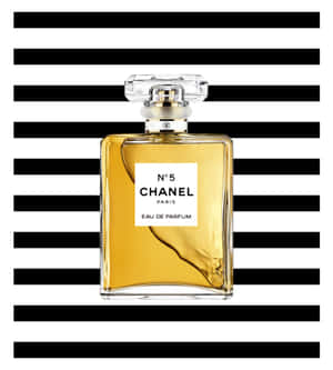 Chanel pictures — Galaxy Z Flip 8 Picha ya Ukuta