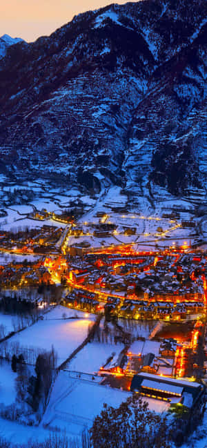 Aerial View Of Spain village Benasque — iPhone 14 Picha ya Ukuta