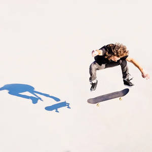 Aesthetic skater boy shadow wallpaper — Pixel Watch 3 Picha ya Ukuta