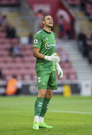 Alex McCarthy At A Football Stadium — Xiaomi Pad 8 Picha ya Ukuta