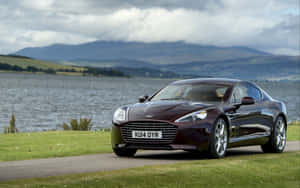 Aston Martin RapideS barabara — MacBook Pro 13 Picha ya Ukuta