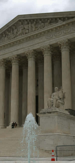 Authority Of Law Supreme Court Building Statue — Motorola Edge 70 Max Picha ya Ukuta