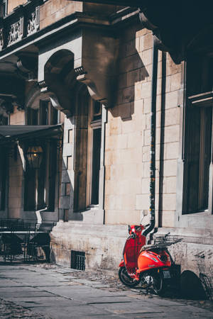 Baiskeli Nyekundu ya Vespa — Xiaomi Pad 8 Pro Picha ya Ukuta