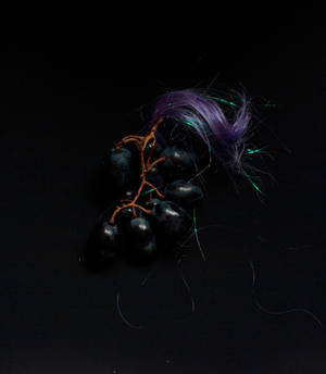 Black Grape Bunch wallpaper — Motorola Razr Ultra 2025 Picha ya Ukuta